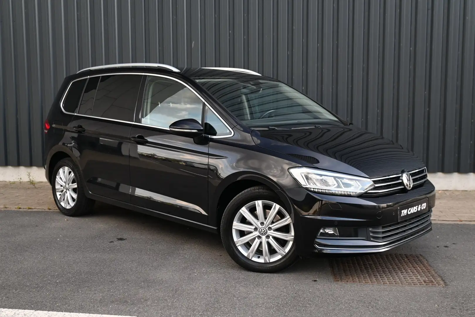 Volkswagen Touran highline 1.8TSI DSG, Zetelverw, Carplay, ACC, Trek Noir - 1