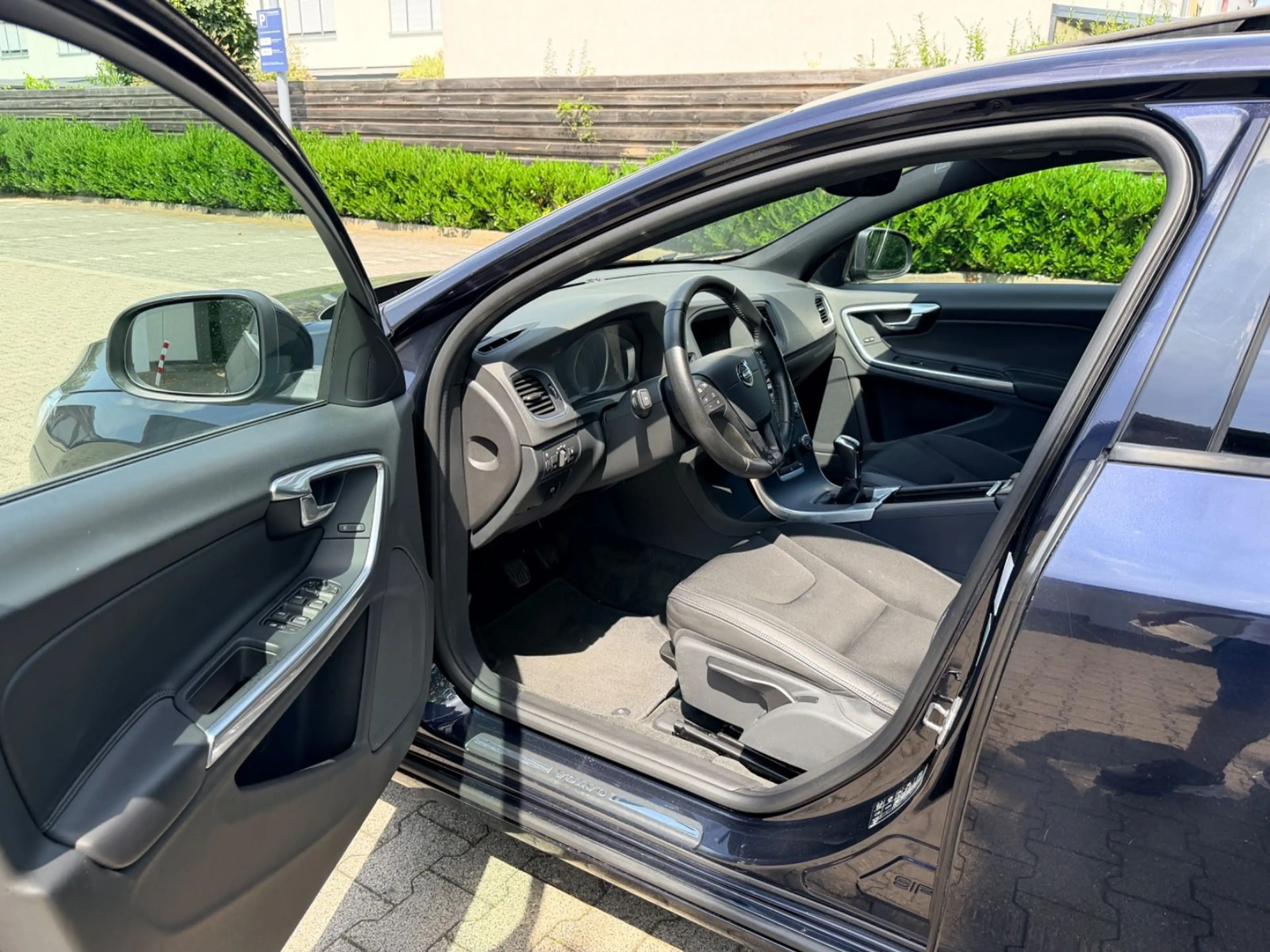 Volvo V60 Kombi Linje Business R.Kamera Navi Alus — photo 8