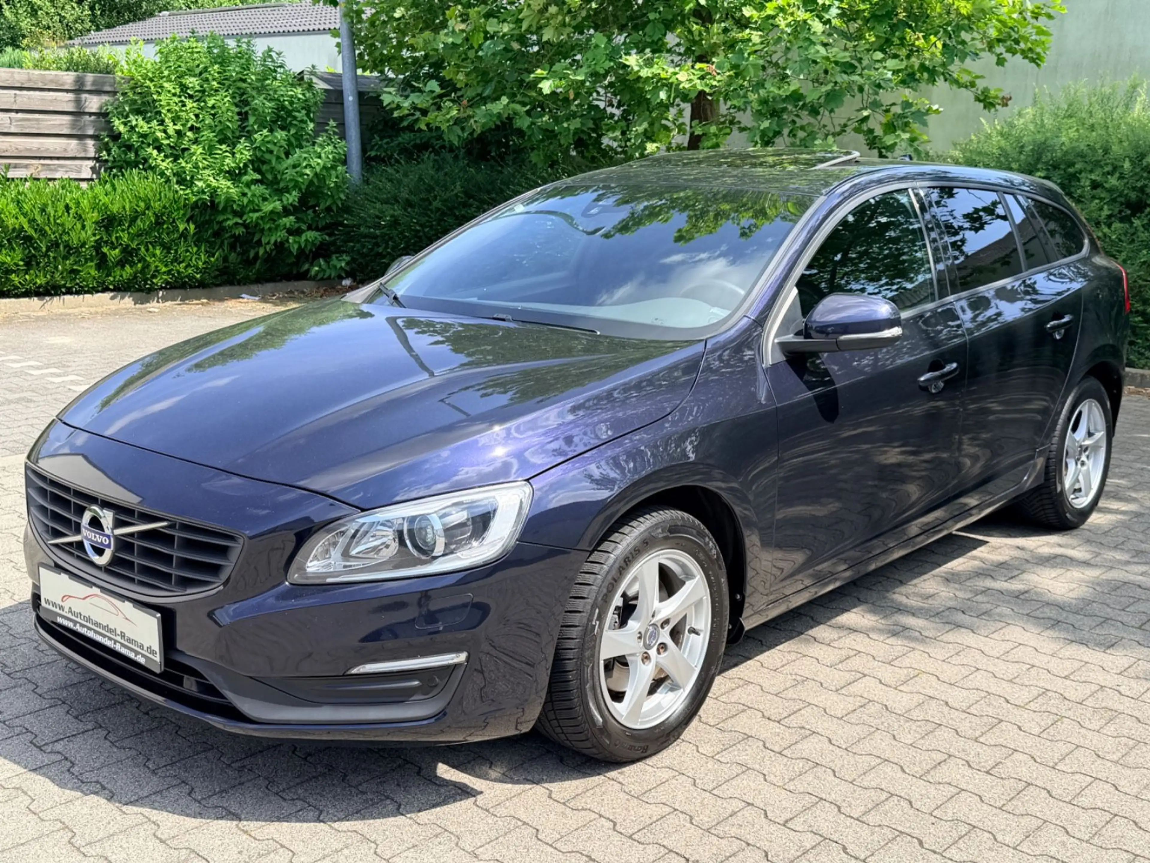 Volvo V60 Kombi Linje Business R.Kamera Navi Alus