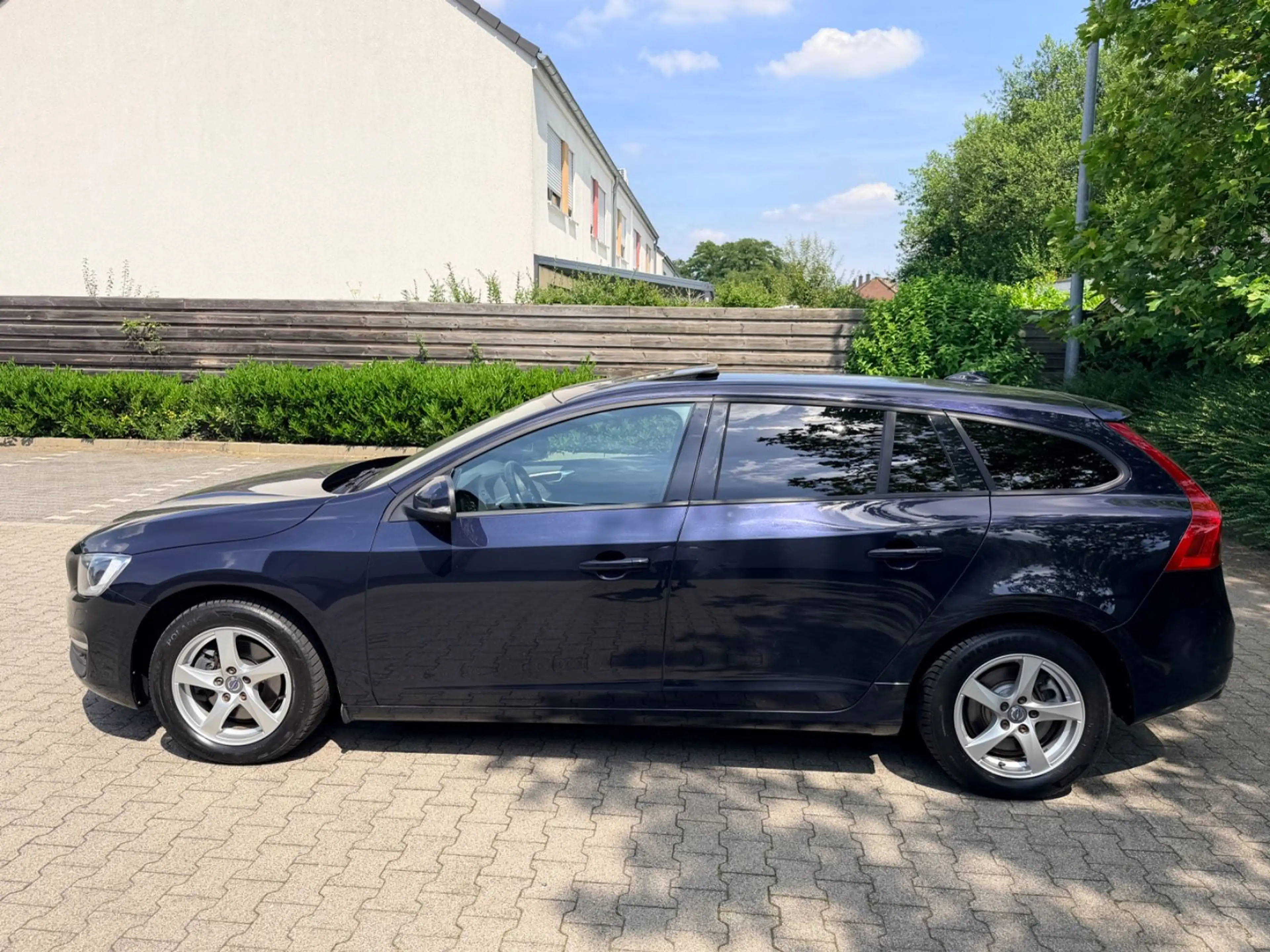 Volvo V60 Kombi Linje Business R.Kamera Navi Alus — photo 9