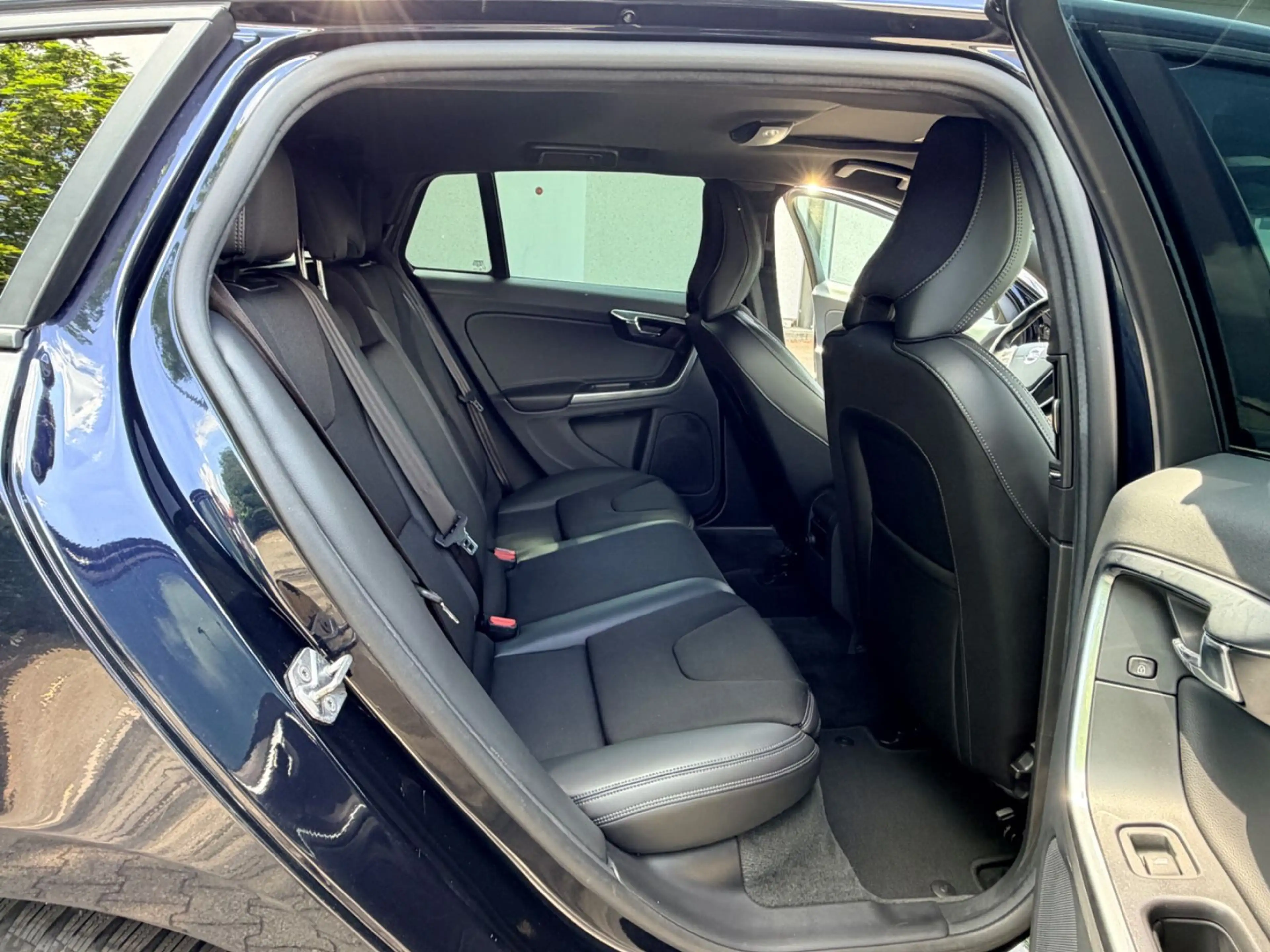 Volvo V60 Kombi Linje Business R.Kamera Navi Alus — photo 15