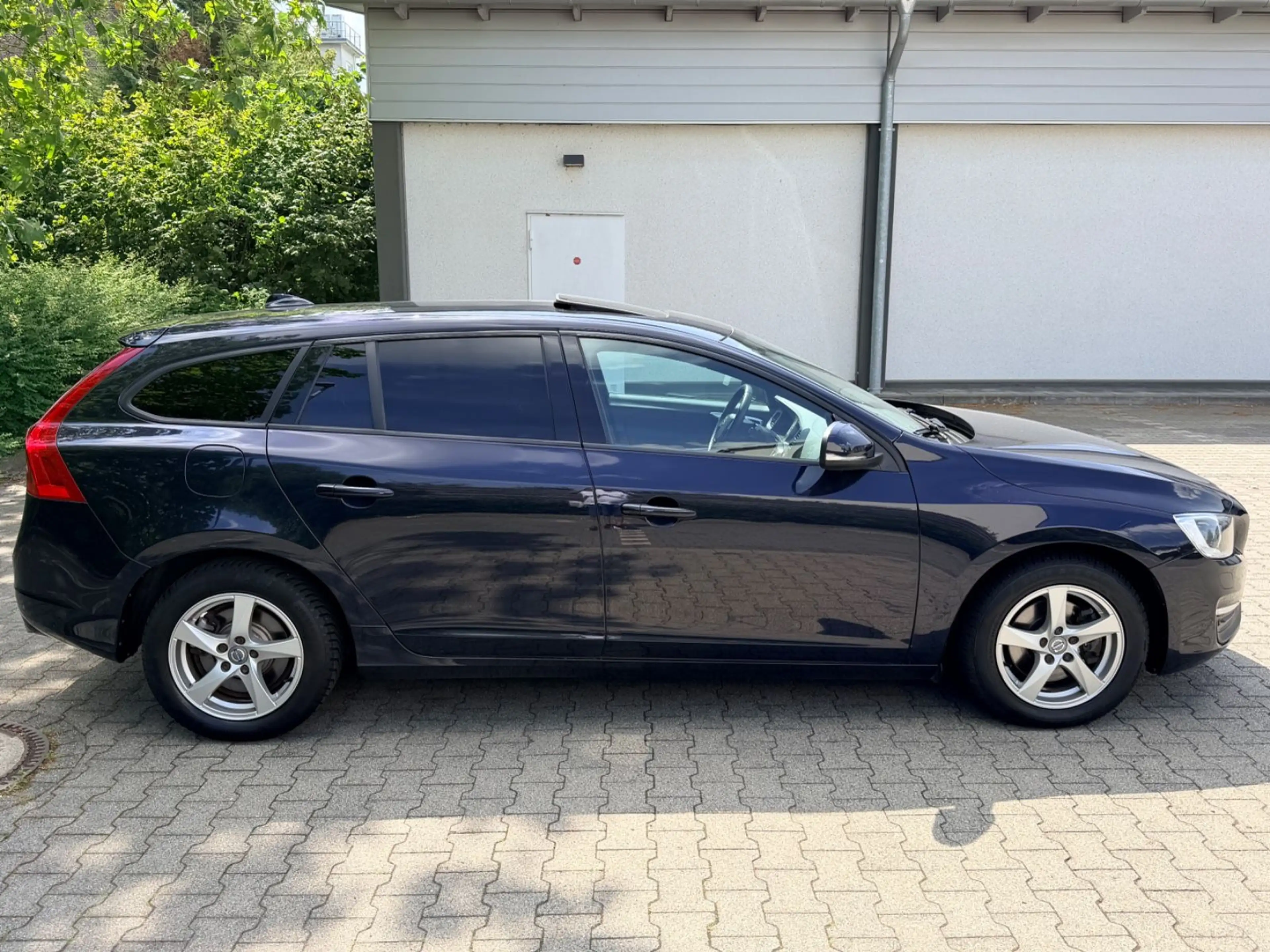 Volvo V60 Kombi Linje Business R.Kamera Navi Alus — photo 6