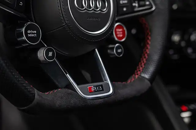Audi R8 PLUS V10 QUATTRO *CARBON*LASER*B&O*ALCANTARA*TO... Ansicht 33