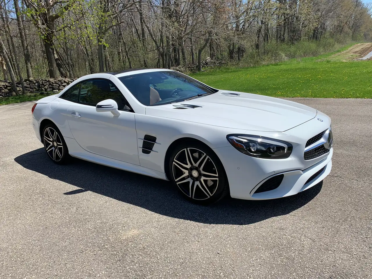 Mercedes-Benz SL снимка Mercedes-Benz SL