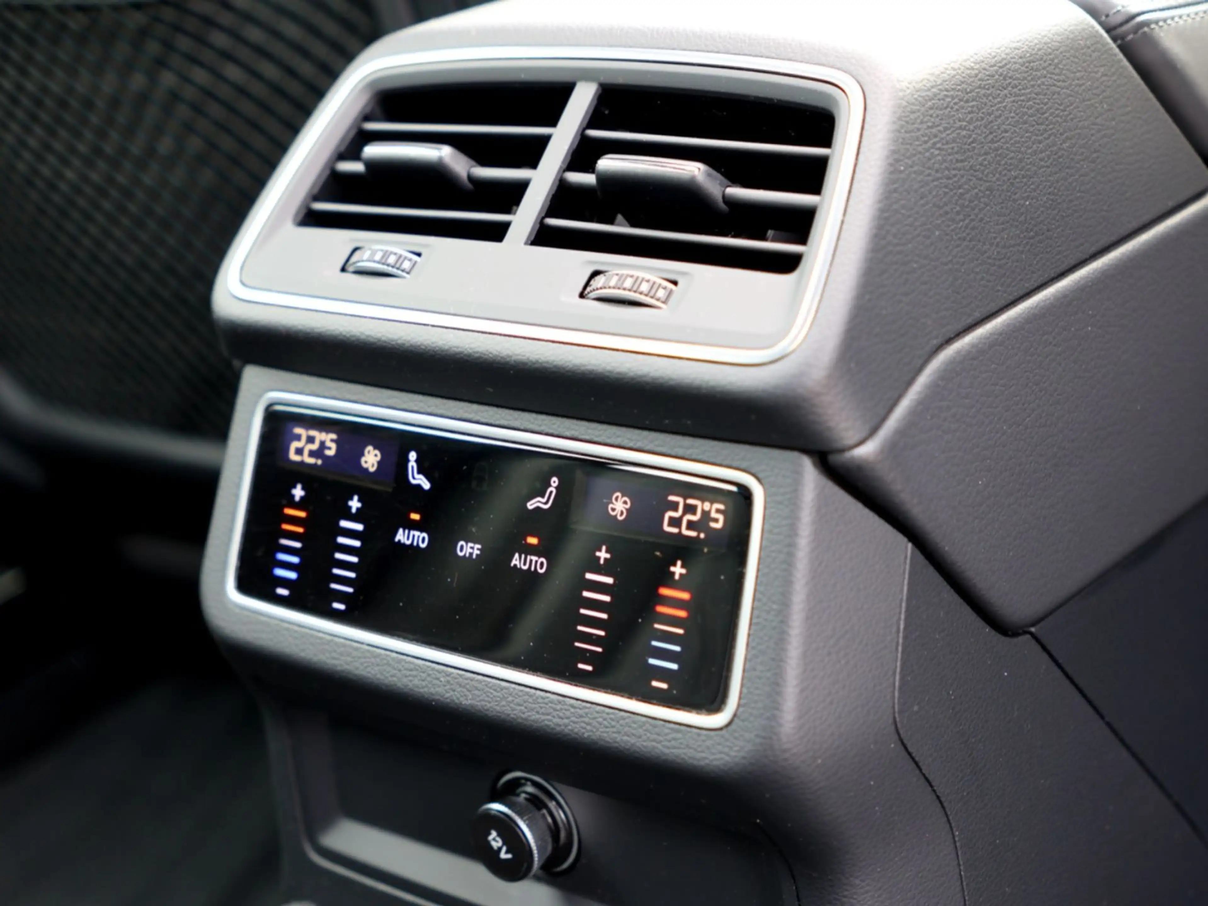 Audi A6 Avant 40 TDI sport - PANO   AHK   ACC   LEDER — photo 29