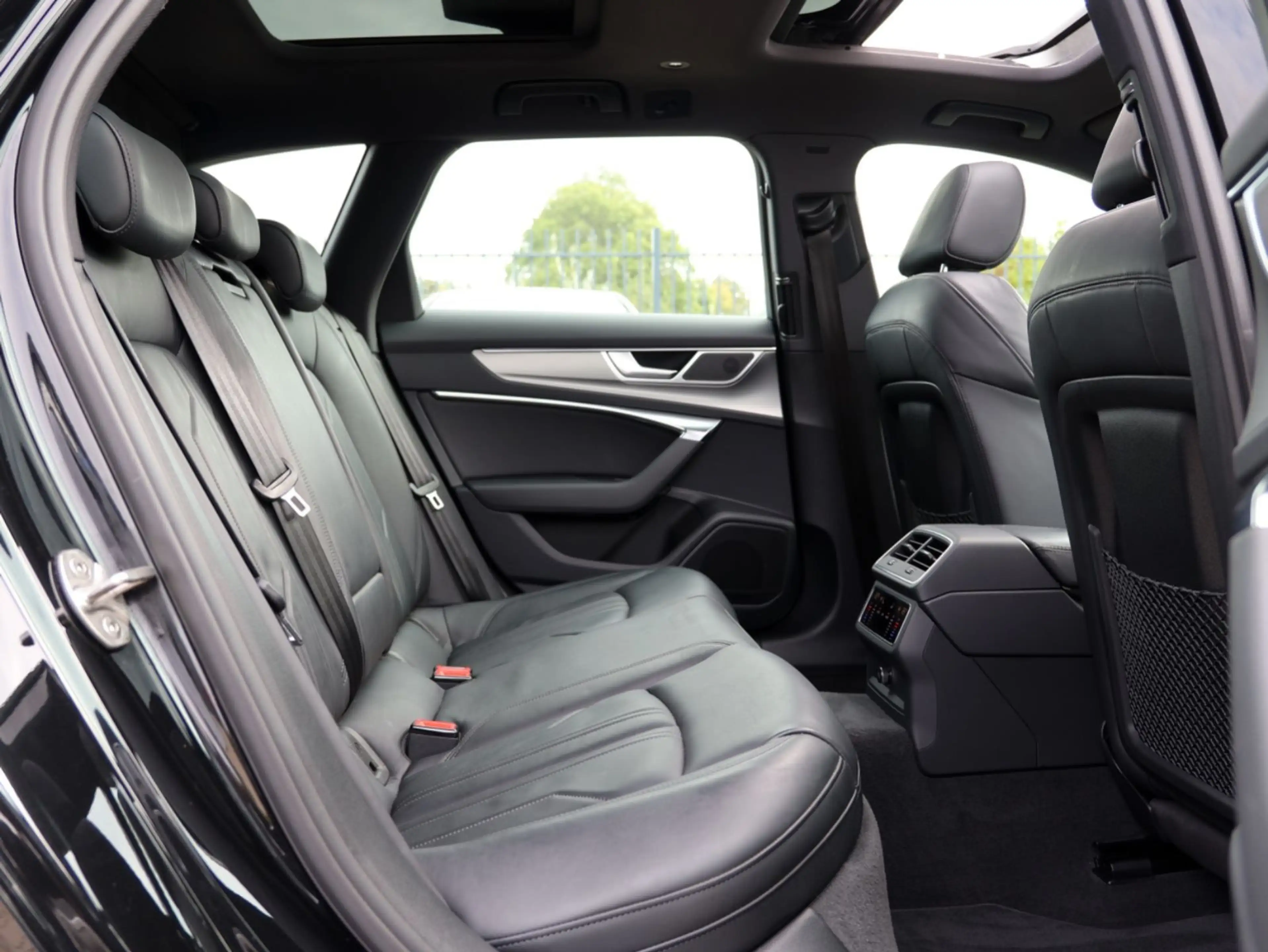 Audi A6 Avant 40 TDI sport - PANO   AHK   ACC   LEDER — photo 24