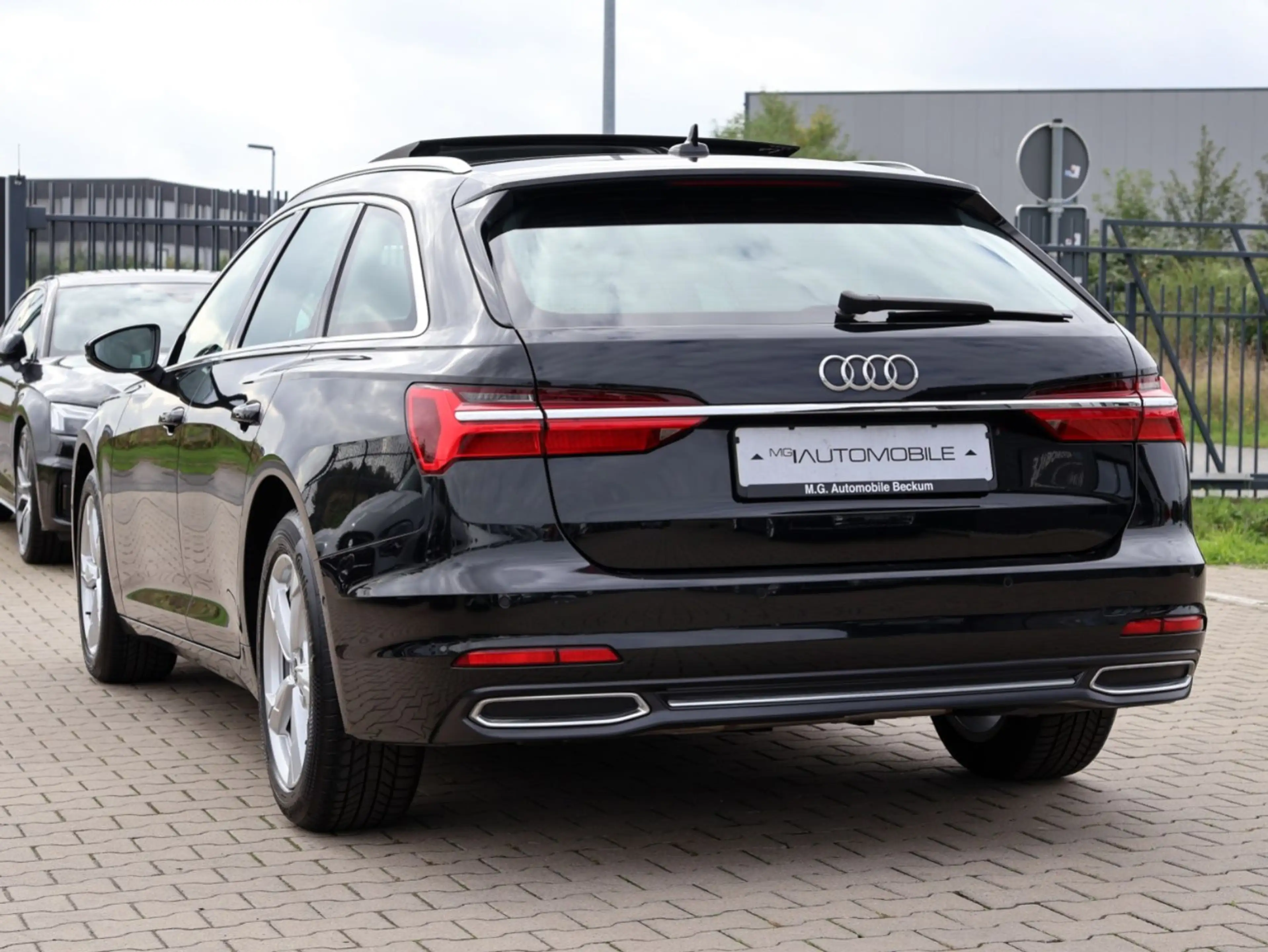Audi A6 Avant 40 TDI sport - PANO   AHK   ACC   LEDER — photo 9
