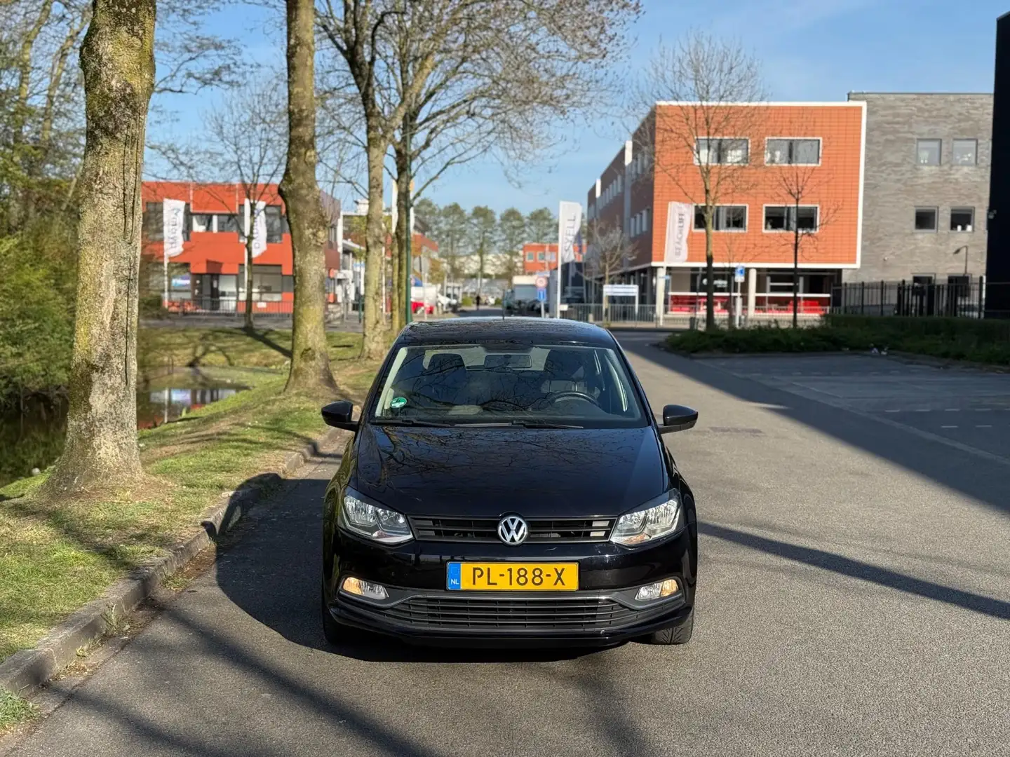 Volkswagen Polo 1.0 Comfortline Connected 5-DEURS AIRCO/BLUETOOTH! Zwart - 2