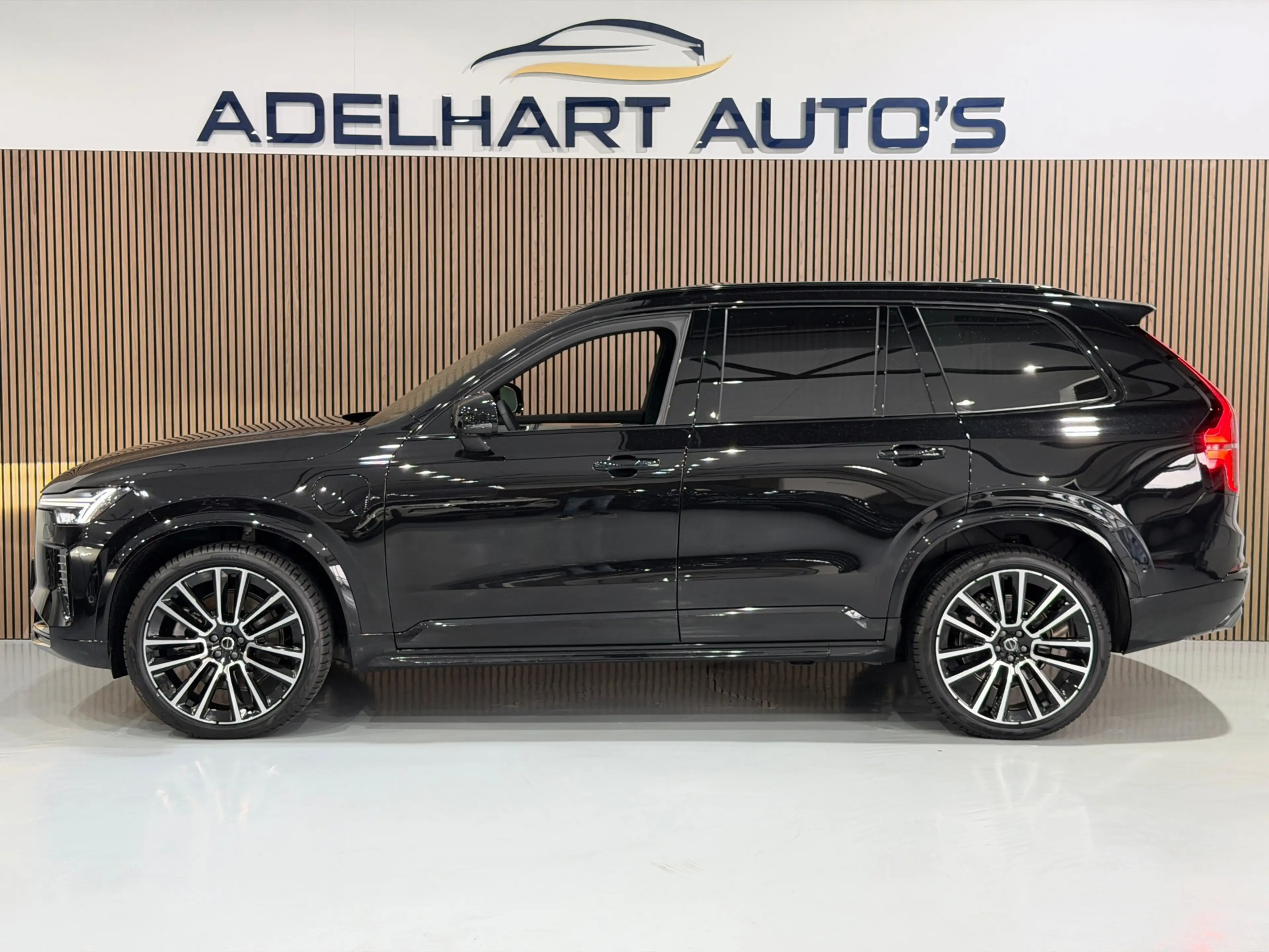 Volvo XC90 2.0 T8 Plug-in hybrid AWD Ultra Black Edition 455 — photo 2