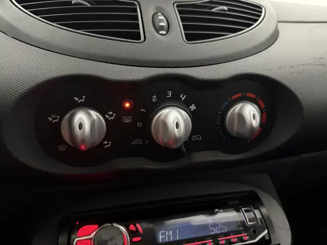Renault Twingo view 23