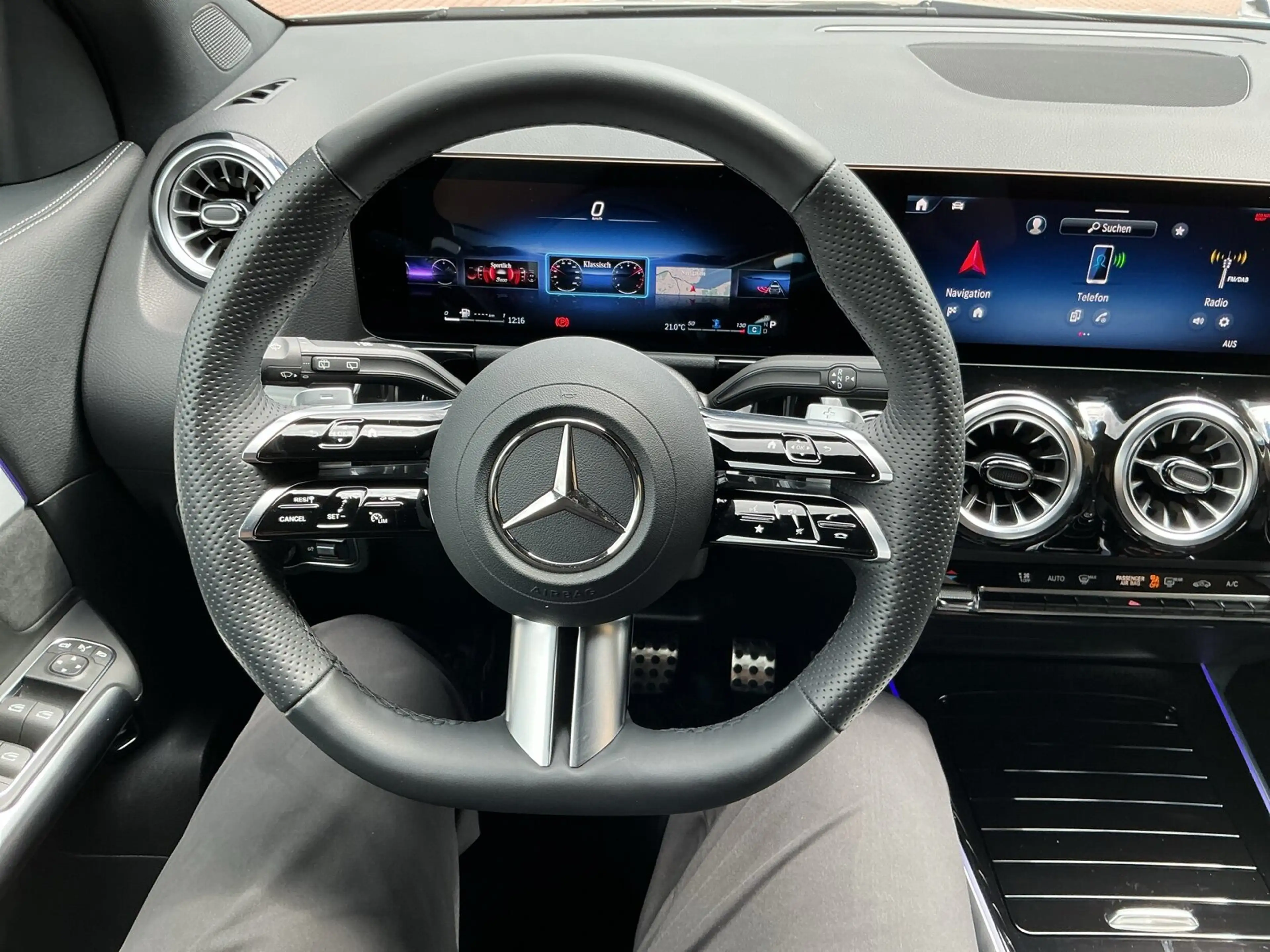 Mercedes-Benz GLA 180 GLA 180 d AMG Special Ed Distro 360Ka AHK Nightp — photo 13