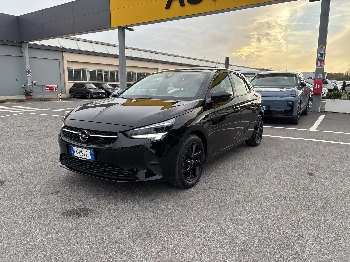Opel Corsa Corsa 1.2 Design & Tech Nero - 1