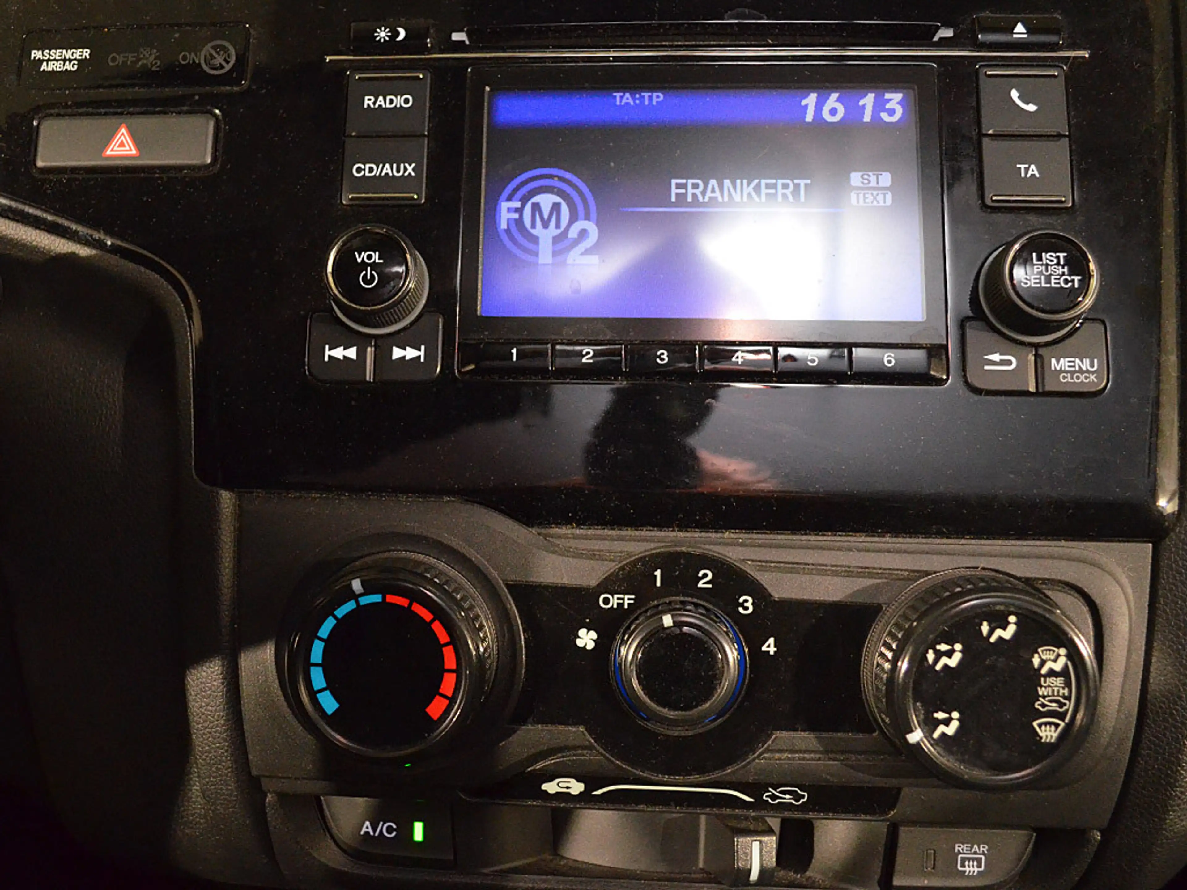 Honda Jazz 1,3 i-VTEC Trend *1.Hand Rentnerfahrzeug* — photo 17