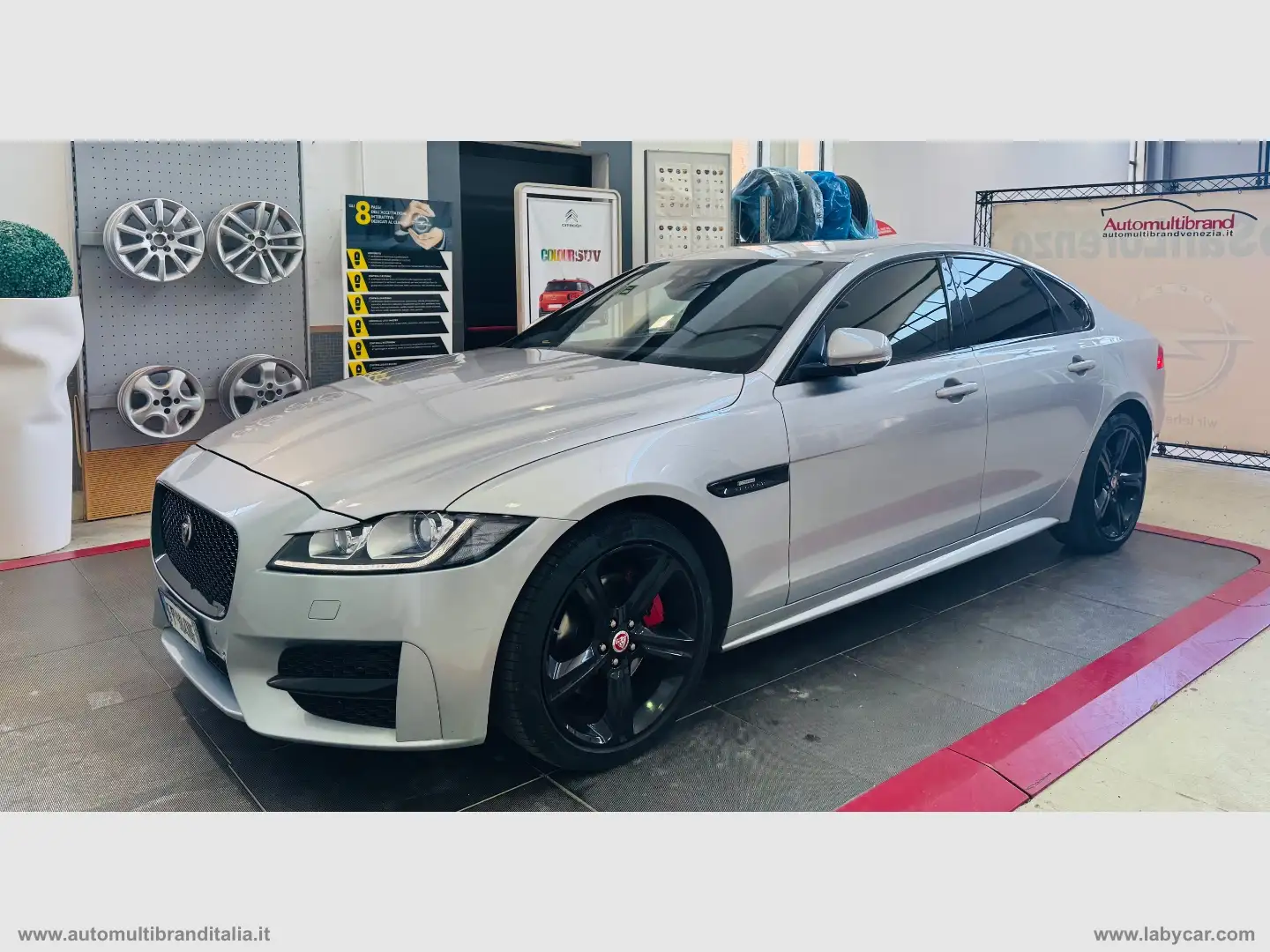 Jaguar XF 2.0 D 240 CV aut. R-Sport Gris - 1