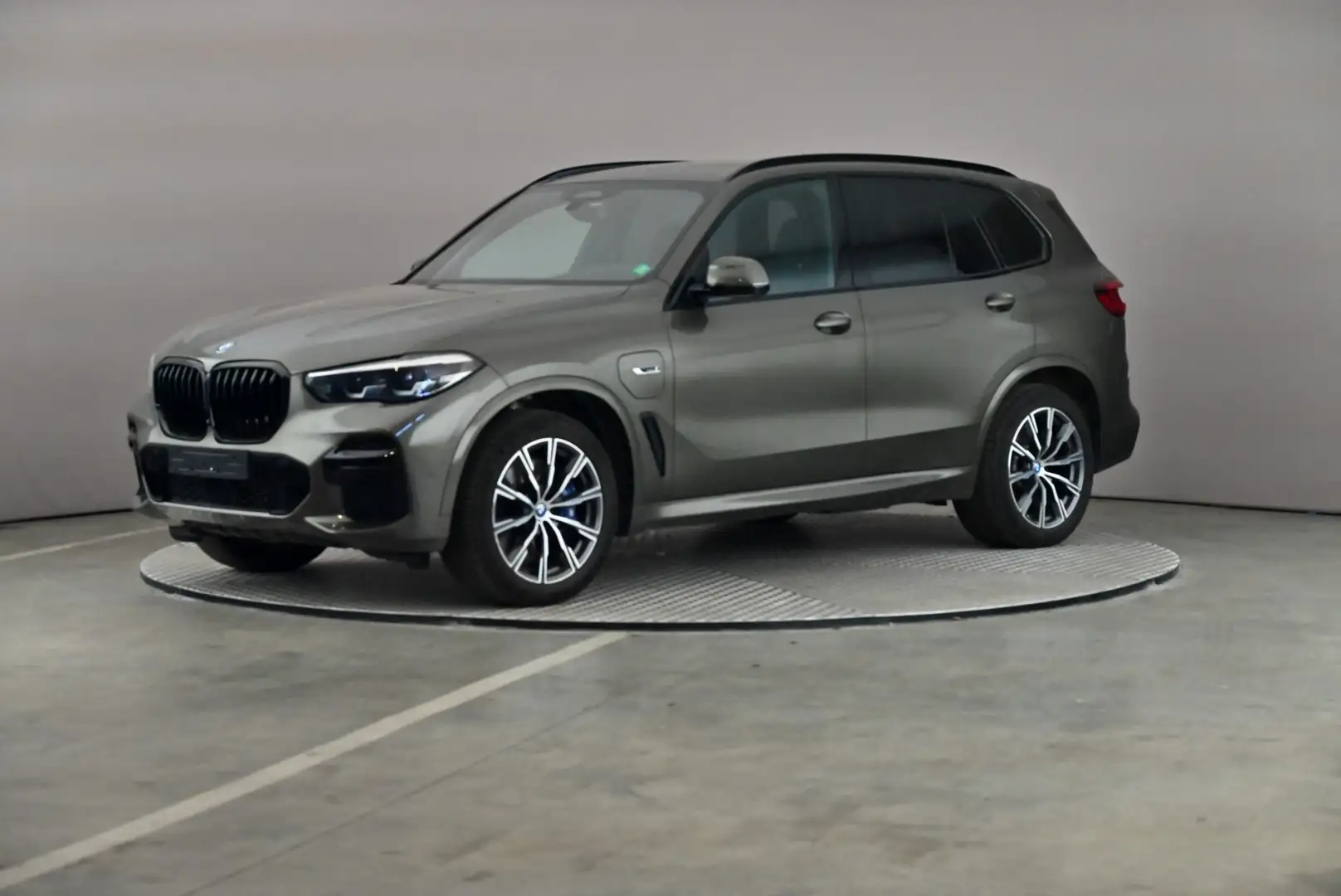 BMW X5 3.0A xDrive45e PHEV M-Sport LEDER/CUIR Adapt. LED Зелений - 1