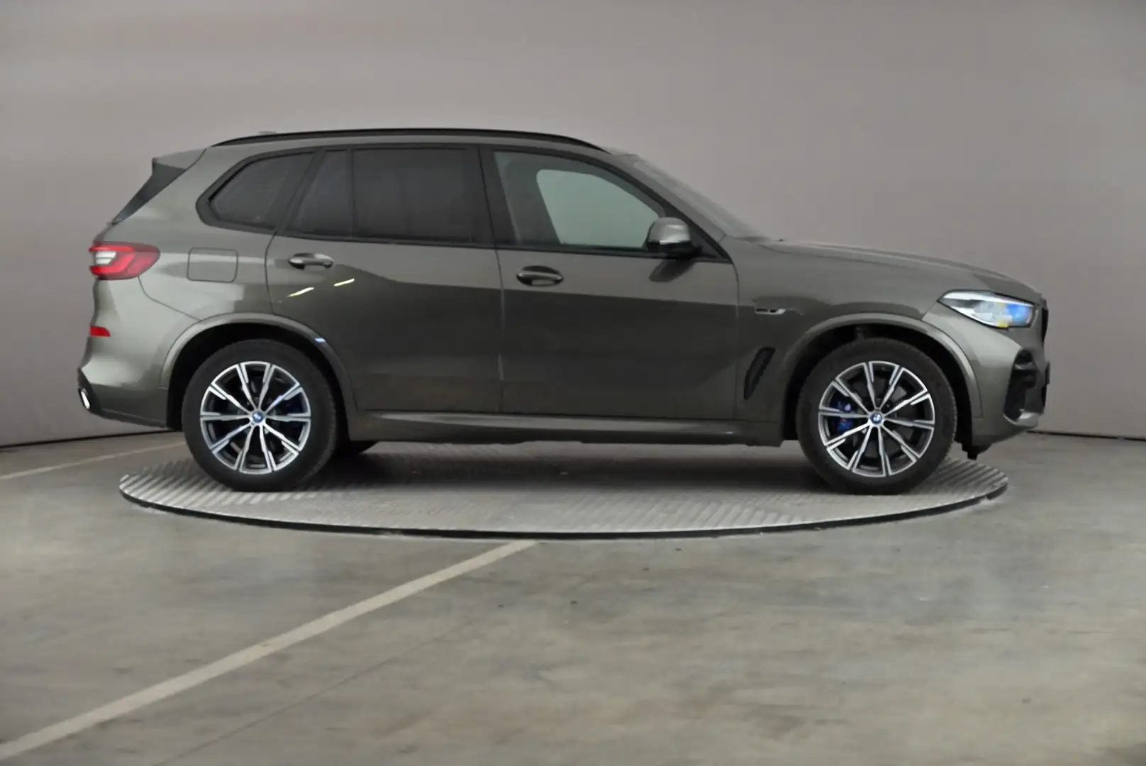 BMW X5 3.0A xDrive45e PHEV M-Sport LEDER/CUIR Adapt. LED Зелений - 2