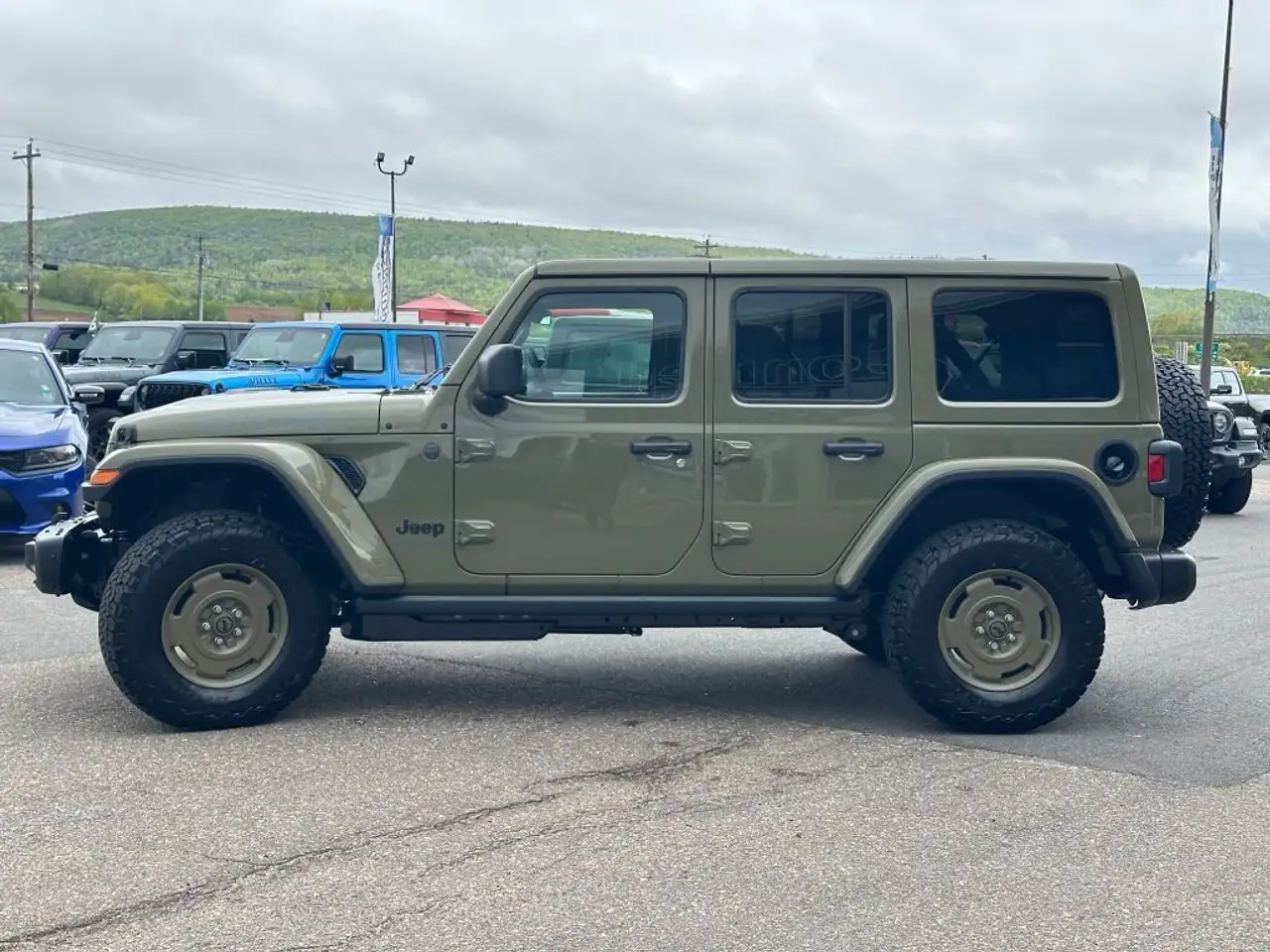 Jeep Wrangler снимка Jeep Wrangler