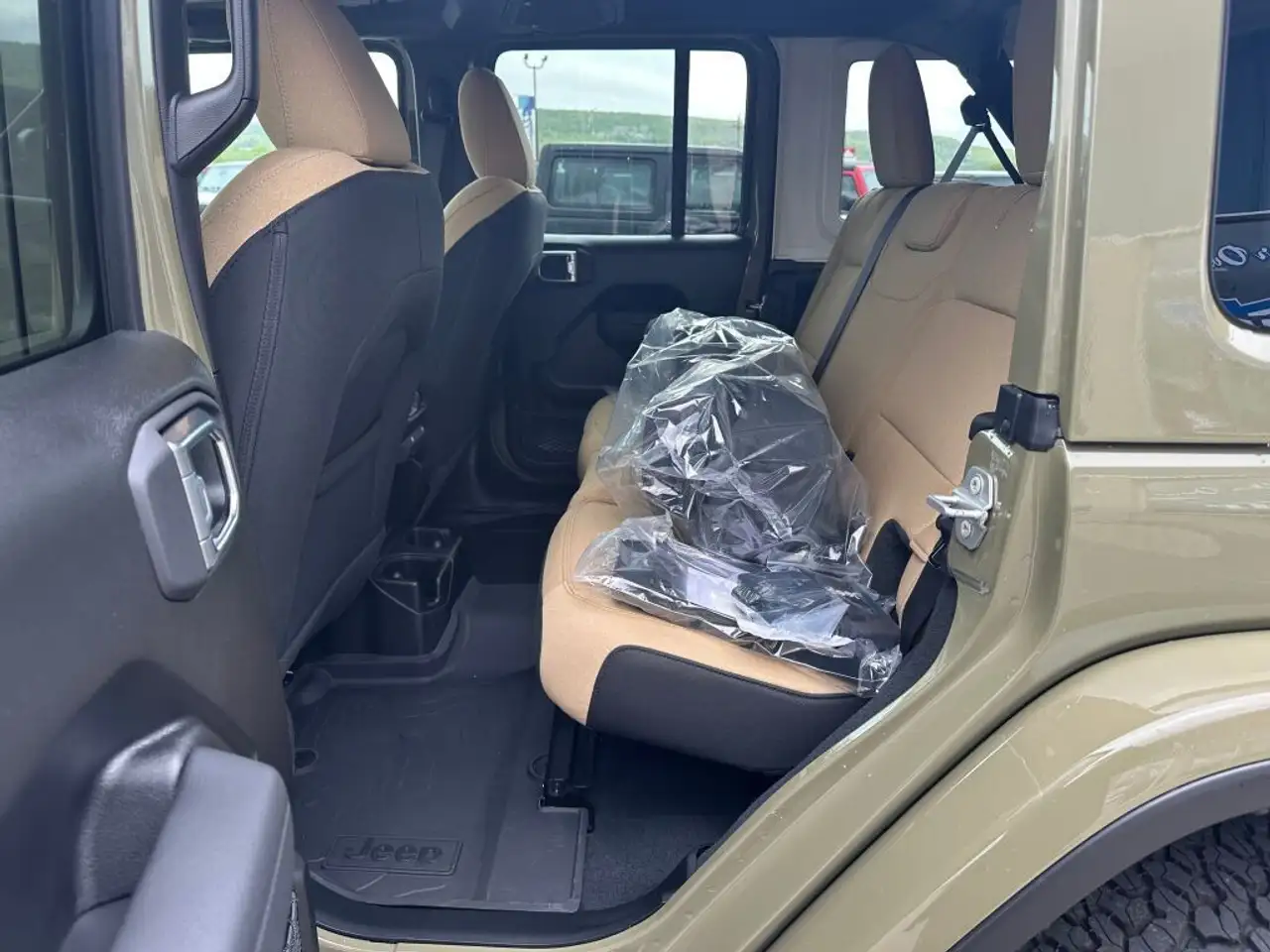 Jeep Wrangler снимка Jeep Wrangler
