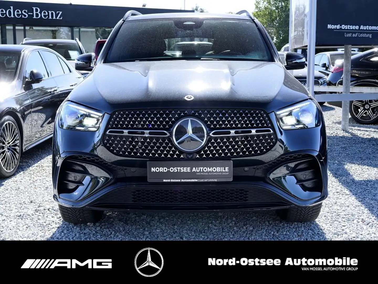 Mercedes-Benz GLE 300 d 4M AMG NIGHT SHZ BURMESTER KEYLESS Vert - 2
