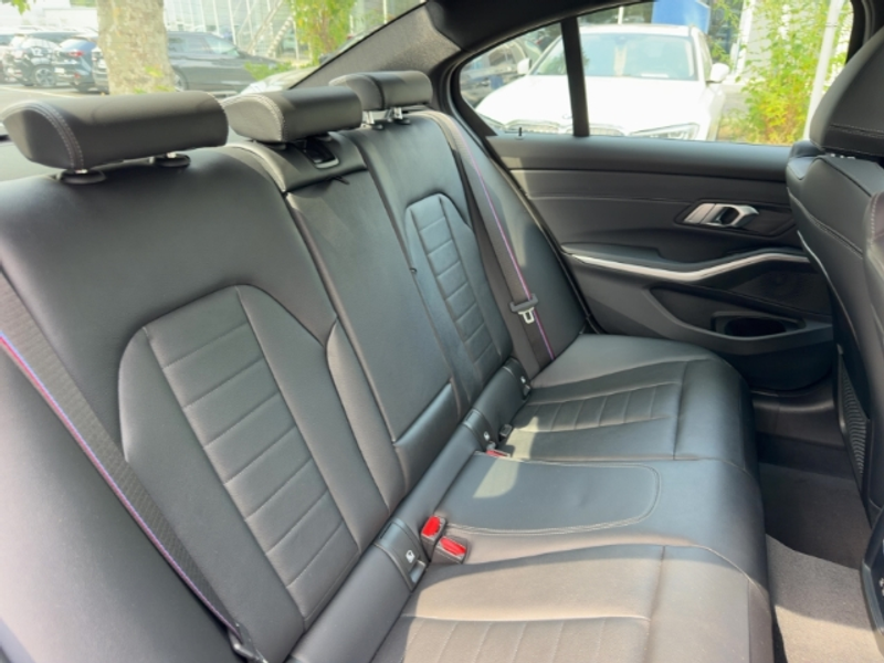 BMW 330 i xDrive Limousine Sportpaket HUD StandHZG Navi Le — photo 7