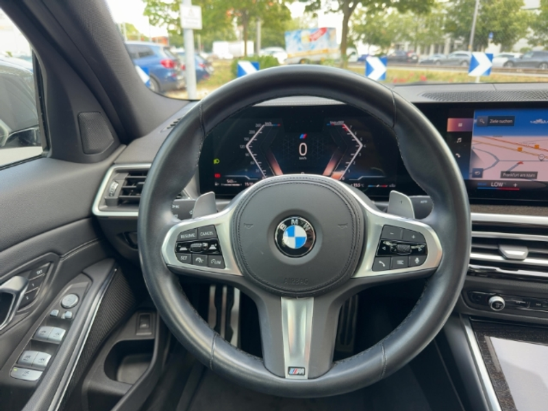 BMW 330 i xDrive Limousine Sportpaket HUD StandHZG Navi Le — photo 9