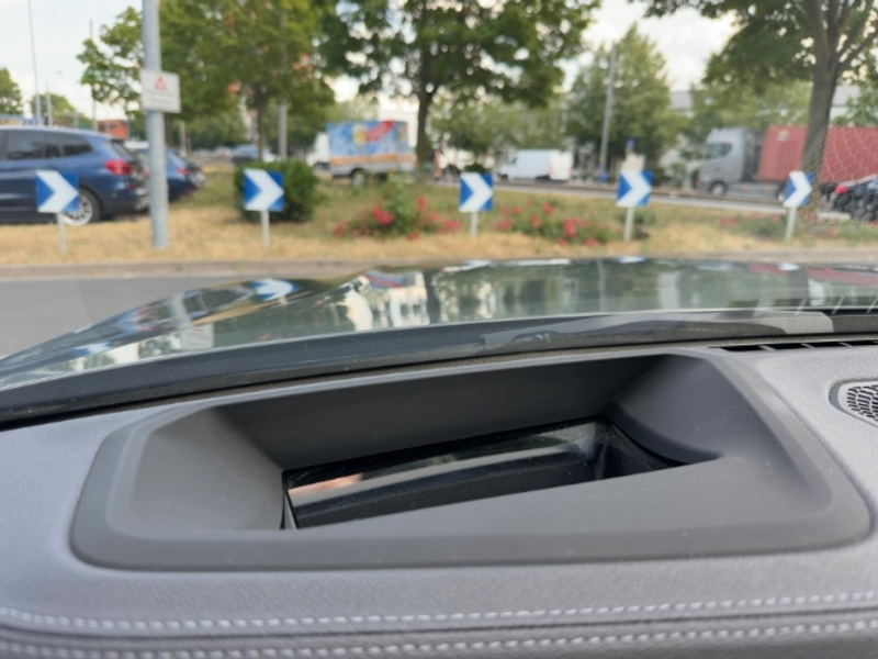 BMW 330 i xDrive Limousine Sportpaket HUD StandHZG Navi Le — photo 15