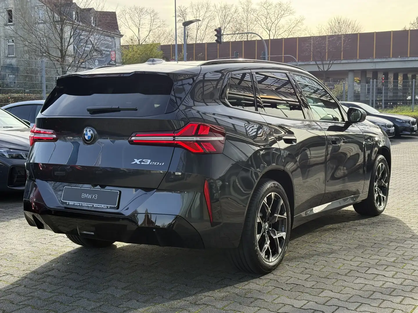 BMW X3 20d xDrive M Sport IconicGlow HUD AHK Stop&Go Grau - 2