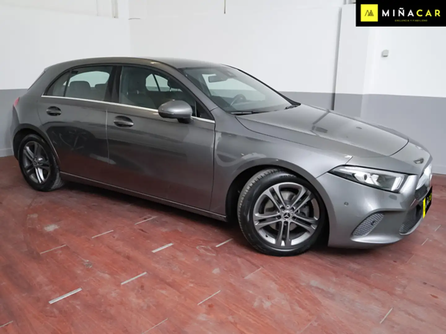 Mercedes-Benz A 180 180d 8G-DCT Gris - 2