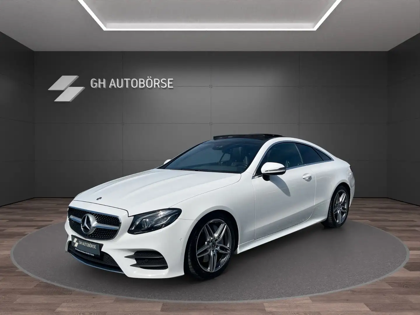Mercedes-Benz E 300 Coupe AMG-Line|PANO|LED|R-KAME|TOT-WINKEL Weiß - 1