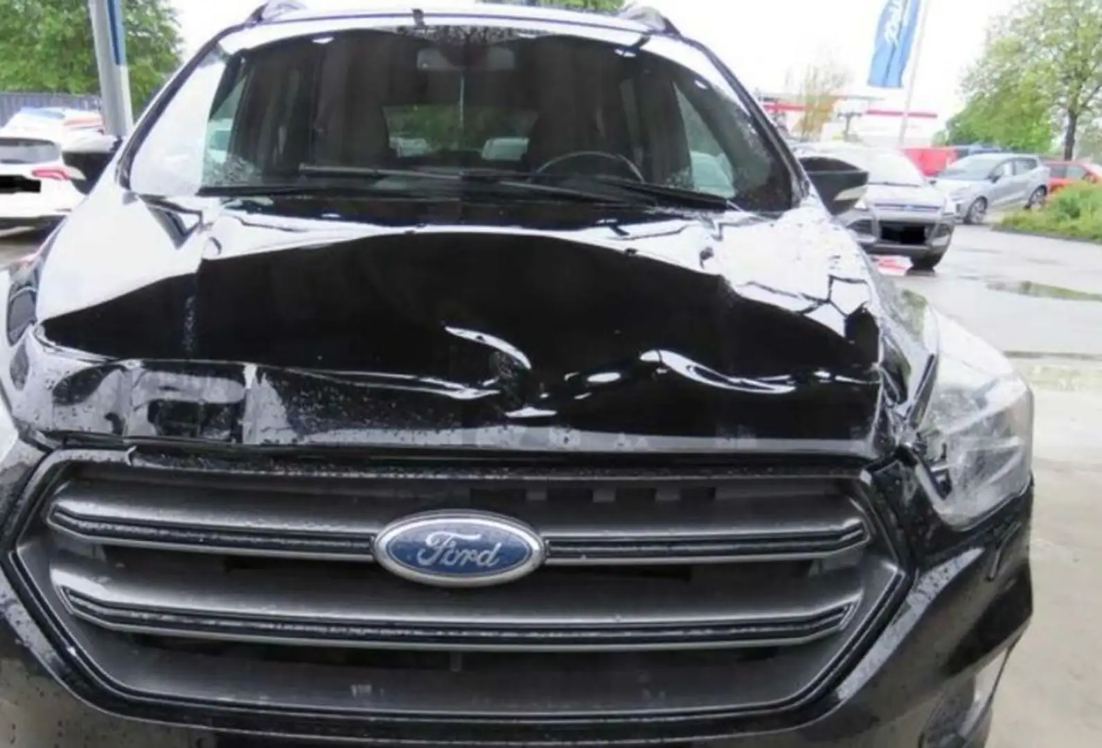 Ford Kuga ST-Line  4x4- Fahrbereit/Airbag Geschlossen Zwart - 2