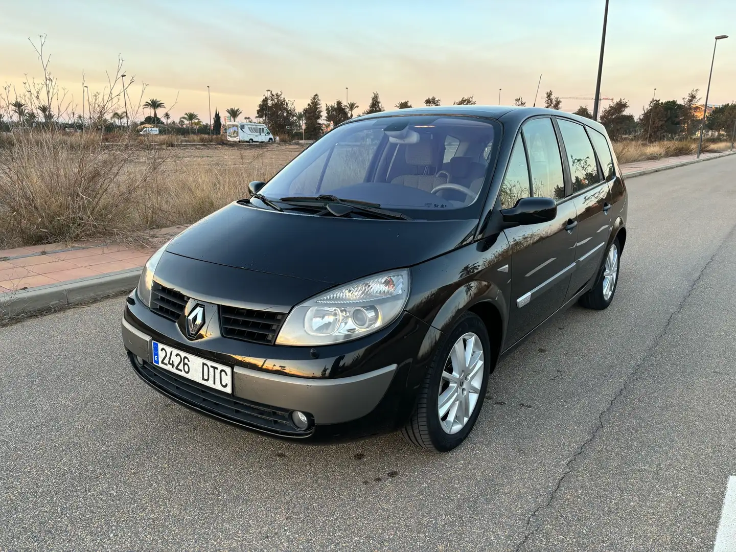 Renault Grand Scenic 1.9 dCi FAP Dynamique Siyah - 1