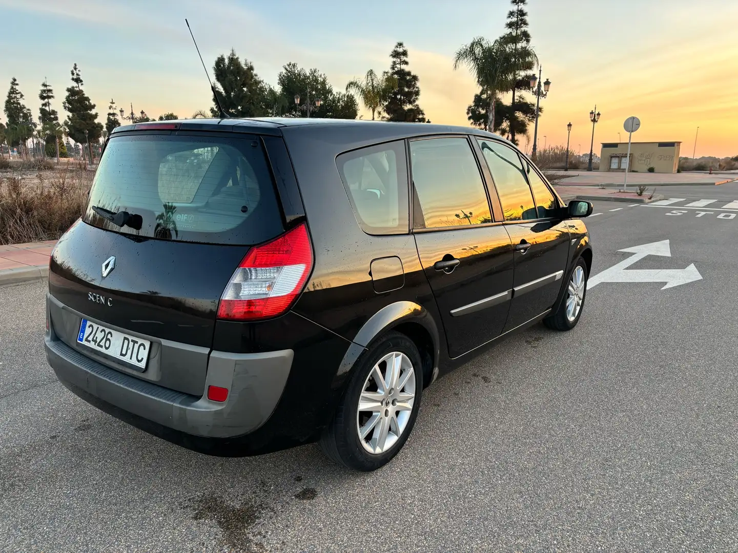 Renault Grand Scenic 1.9 dCi FAP Dynamique Siyah - 2