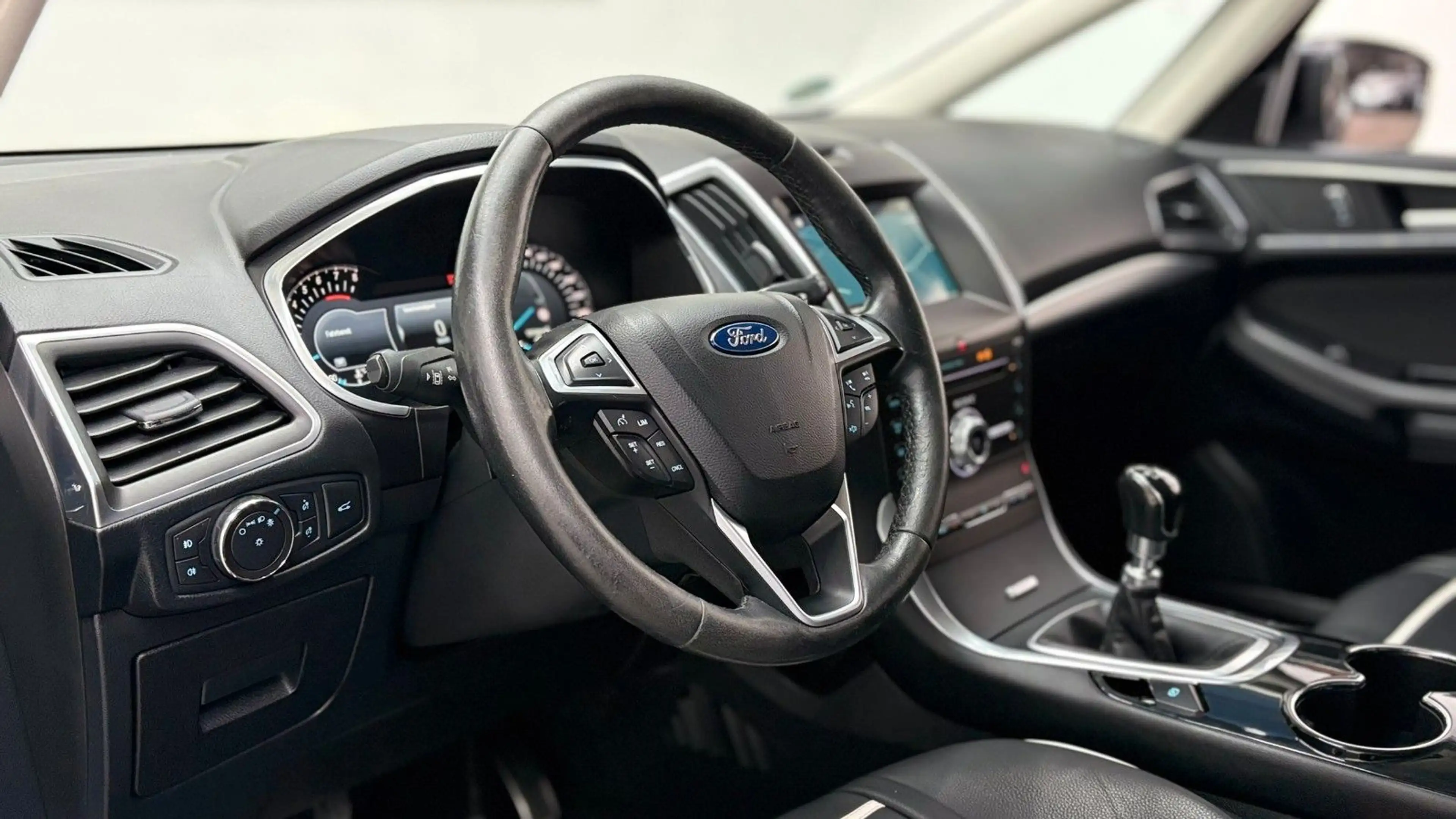 Ford S-Max S-MAX Titanium Garantie bis 24M — photo 8