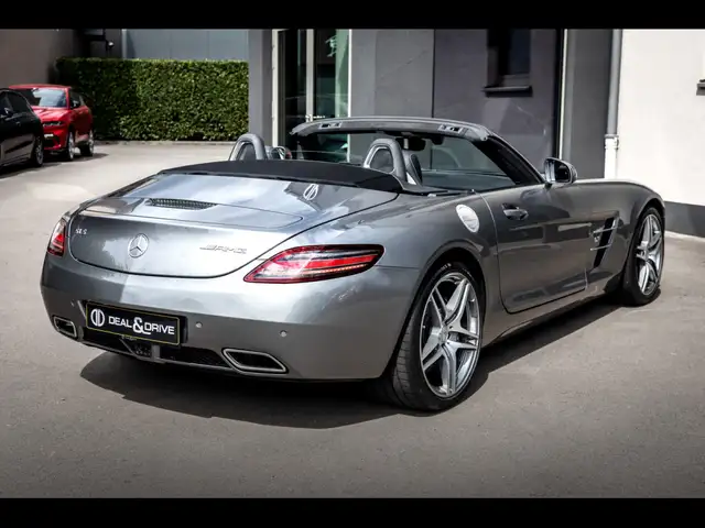 Mercedes-Benz SLS view 7