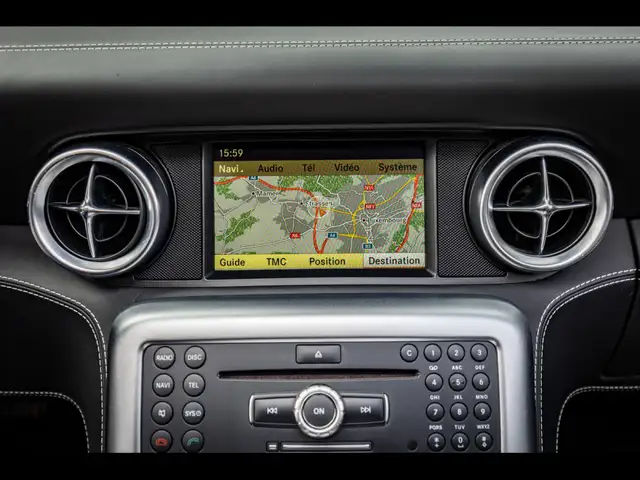 Mercedes-Benz SLS view 13