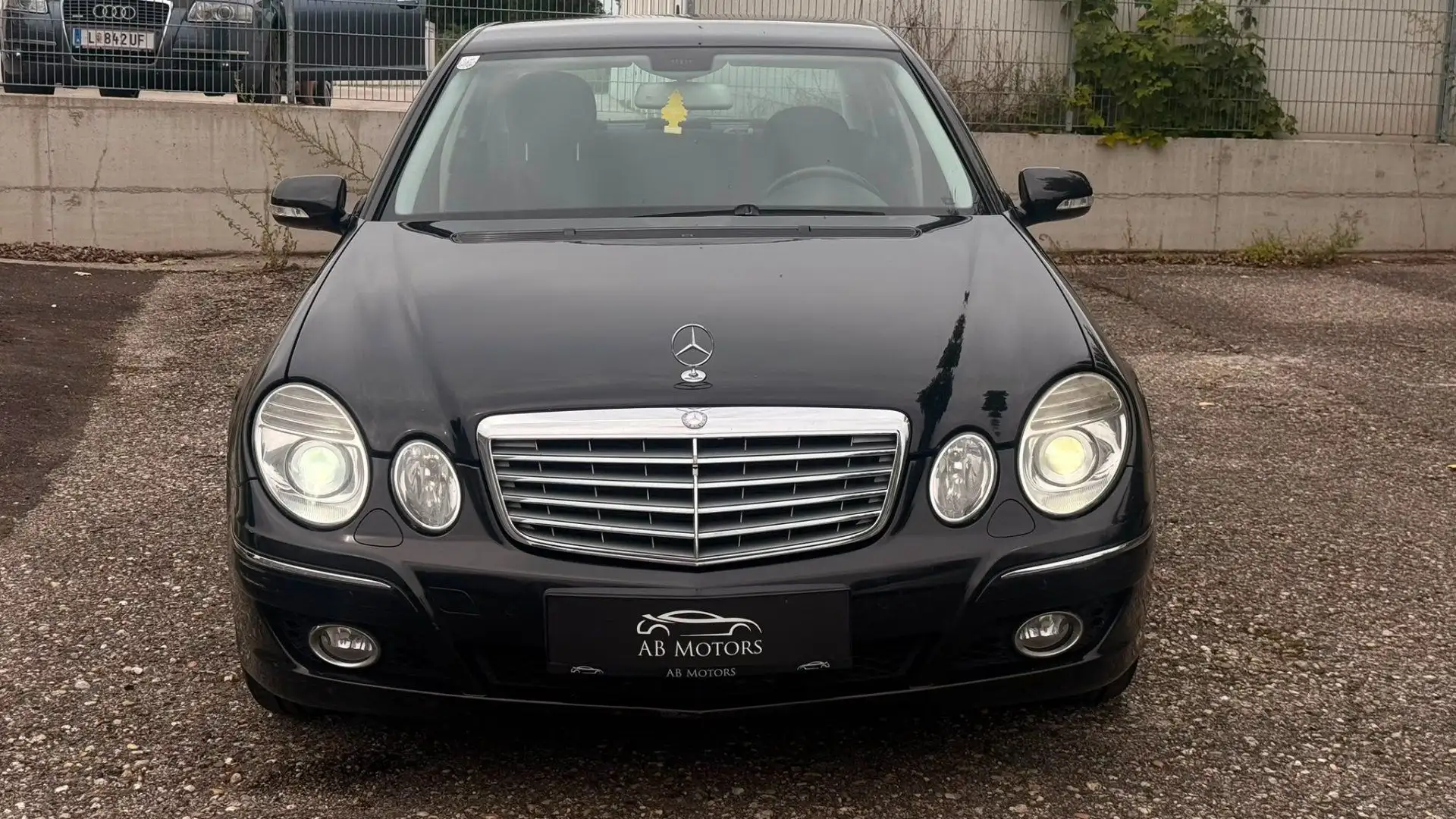 Mercedes-Benz E 200 E-Klasse E 200 Kompressor Eleg Schwarz - 2