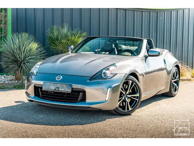 Nissan 370Z Cabriolet Roadster V6 3.7L 328CH
