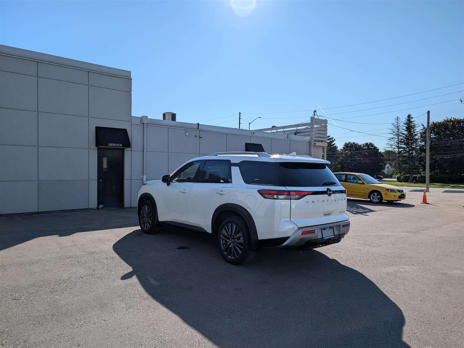 2024 Nissan Pathfinder SL 4WD - 8 PASS - PANO ROOF - NAVI - TECH FEATS — снимка 1