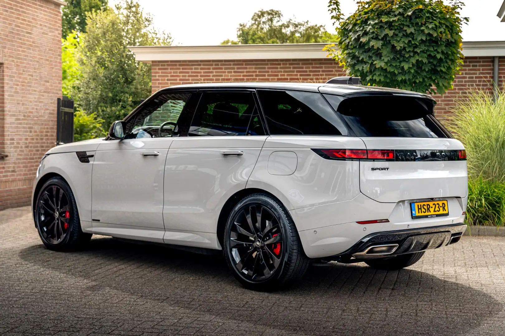 Land Rover Range Rover Sport 3.0 P550e Autobiography PHEV 550 PK Full Option Bo Grijs - 2