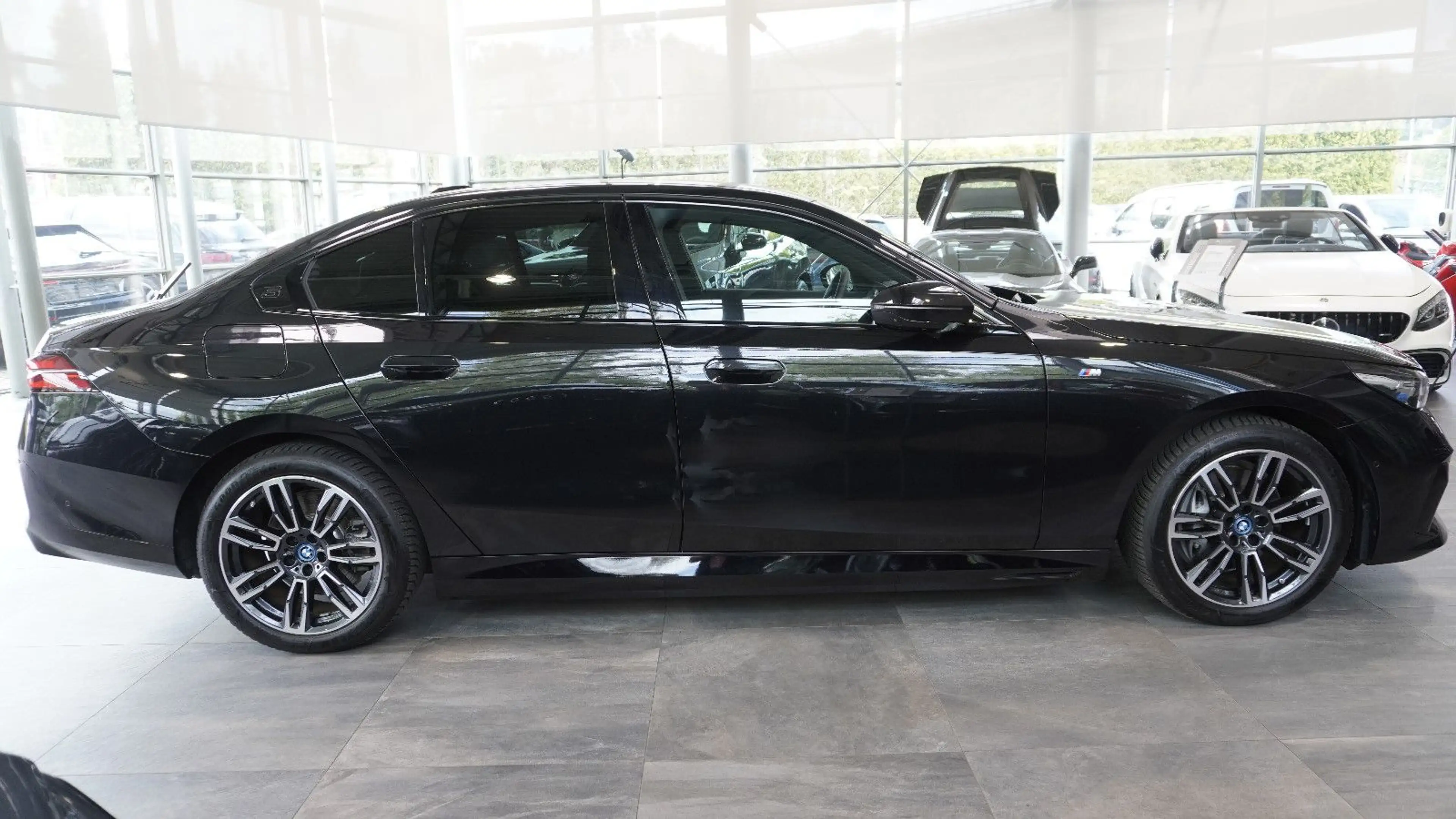 BMW i5 40 xDrive M Sport*HUD*INNOV*LED*B&W* — photo 4