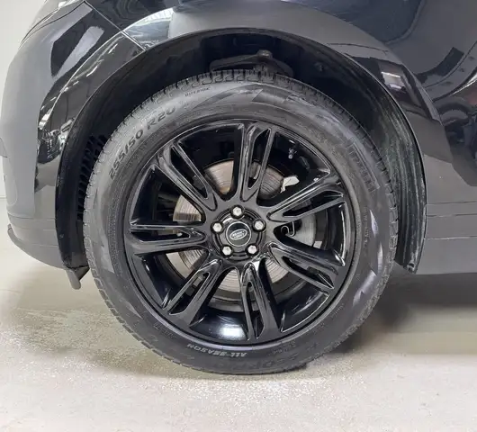 Land Rover Range Rover Velar view 7