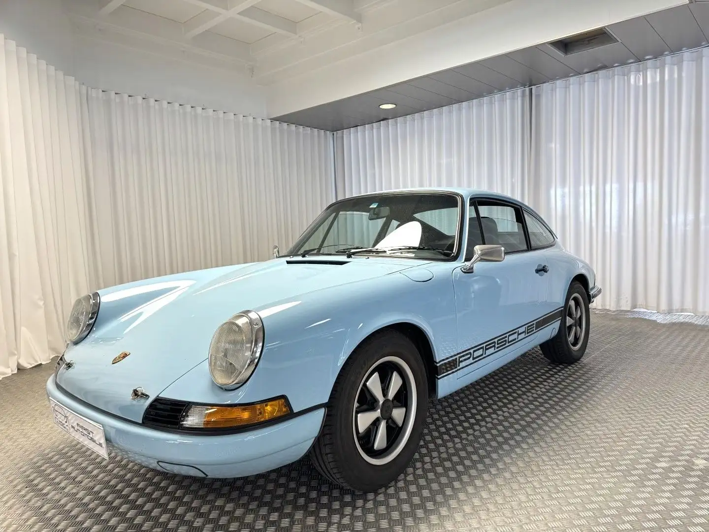 Porsche 911 2.4 LITRES - 1