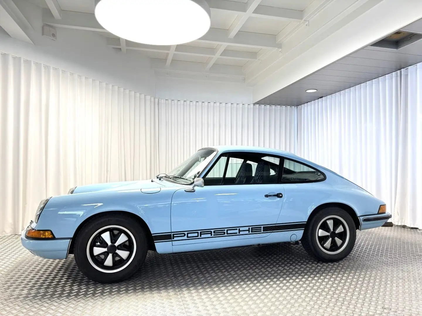 Porsche 911 2.4 LITRES - 2