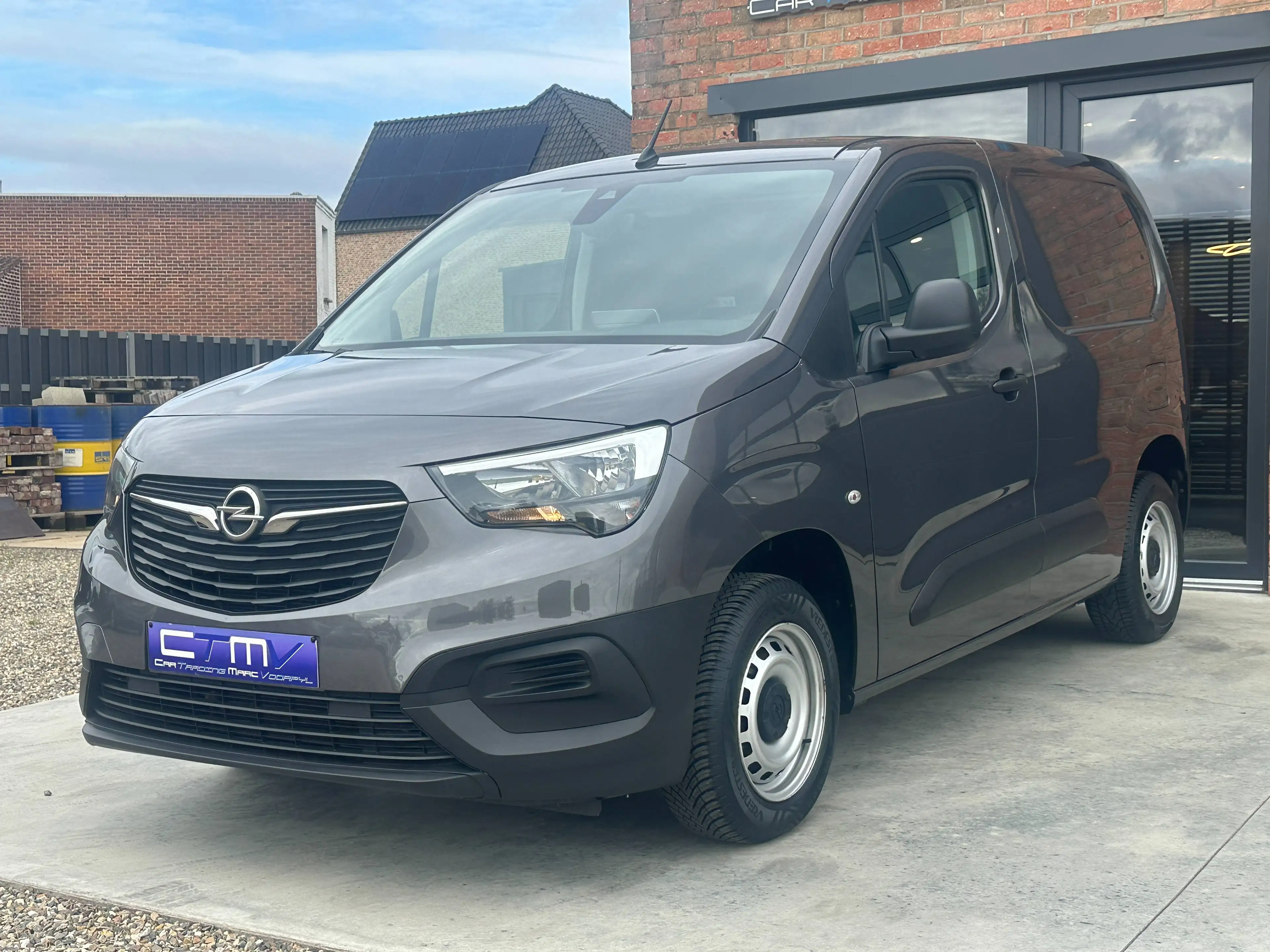 Opel Combo 1.5 TD 102pk! Lichte Vracht 3 plaatsen! 1e Eigenaar! € 12500,00 excl. BTW! — photo 4