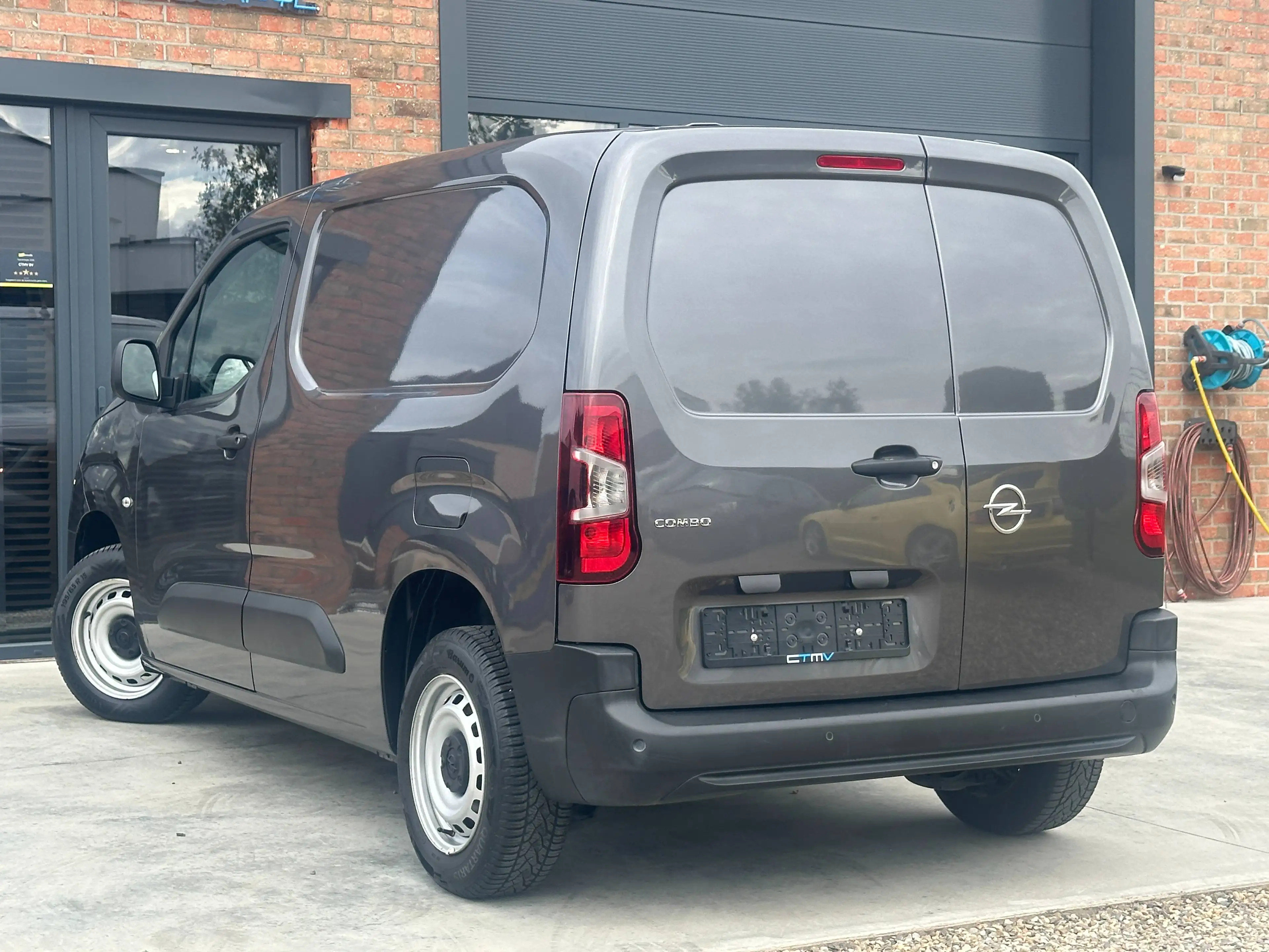 Opel Combo 1.5 TD 102pk! Lichte Vracht 3 plaatsen! 1e Eigenaar! € 12500,00 excl. BTW! — photo 6