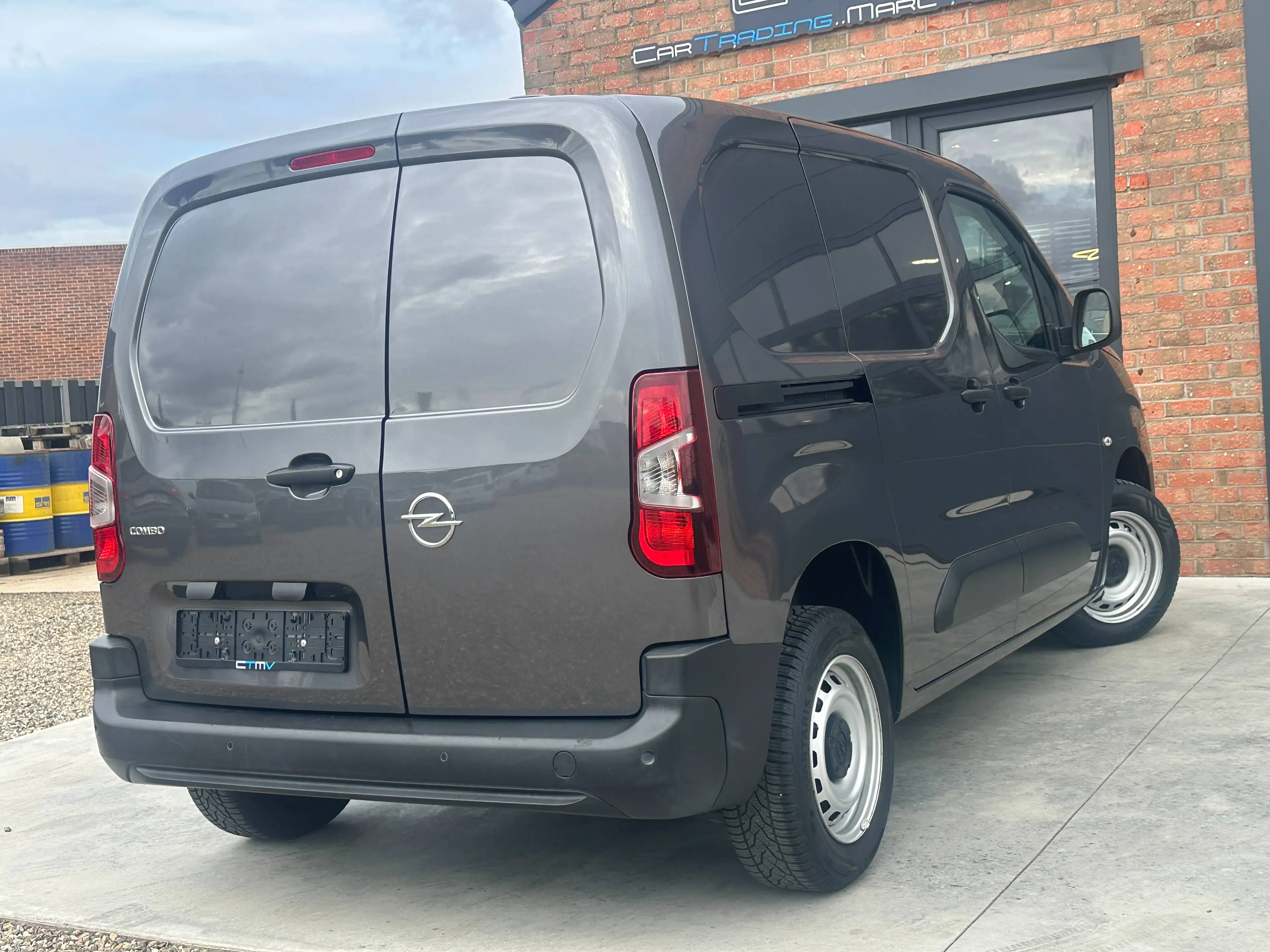 Opel Combo 1.5 TD 102pk! Lichte Vracht 3 plaatsen! 1e Eigenaar! € 12500,00 excl. BTW! — photo 5
