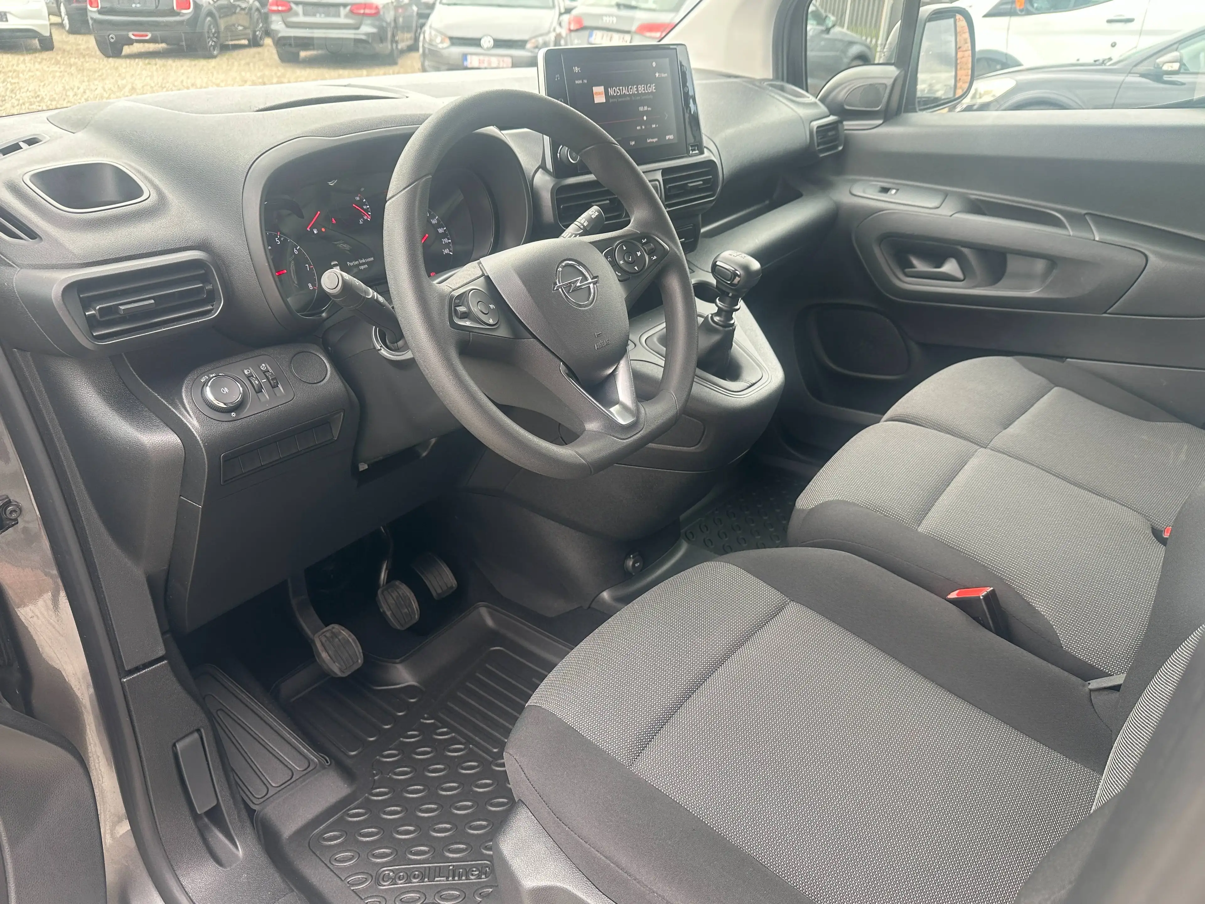 Opel Combo 1.5 TD 102pk! Lichte Vracht 3 plaatsen! 1e Eigenaar! € 12500,00 excl. BTW! — photo 10