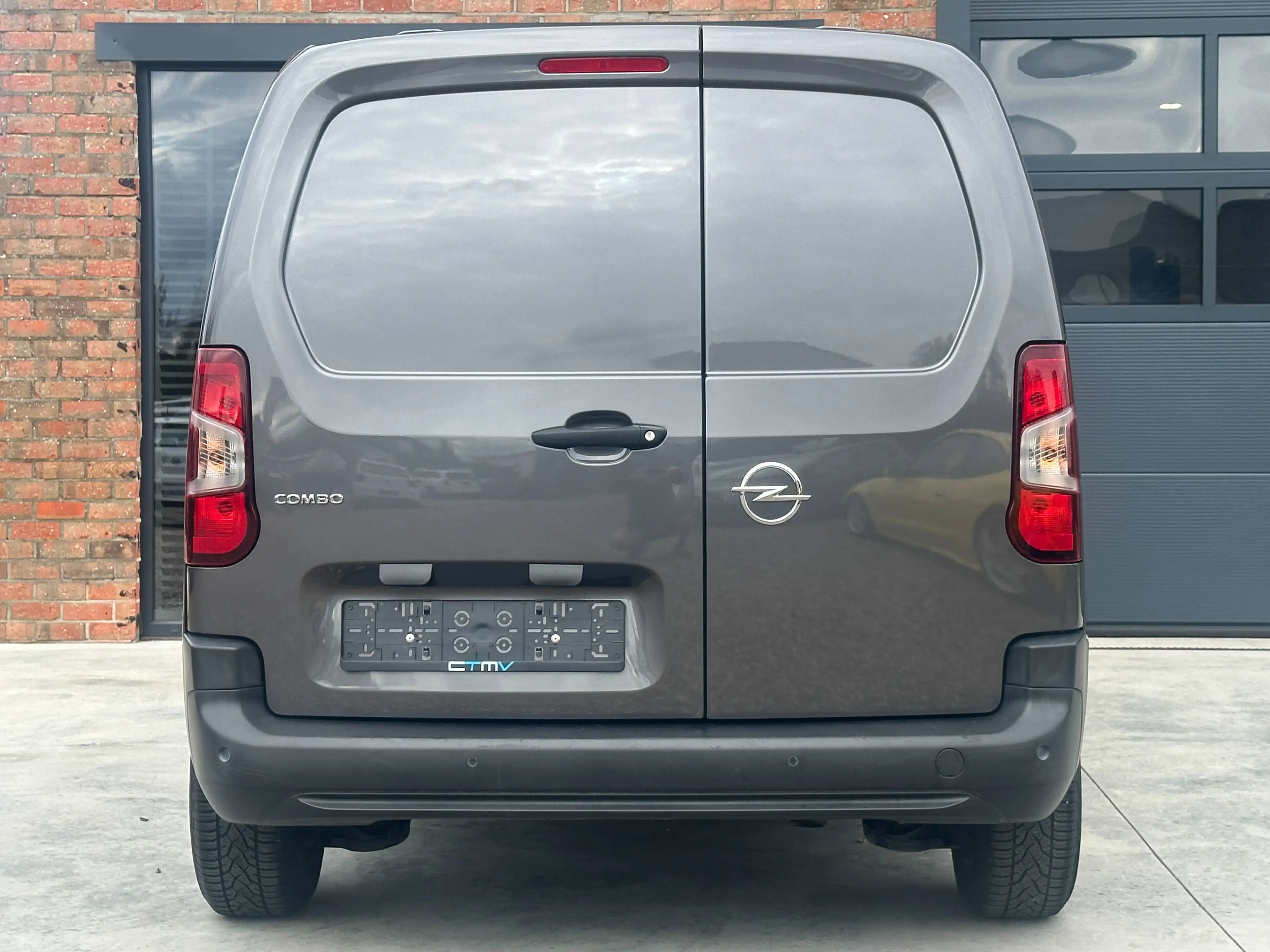 Opel Combo 1.5 TD 102pk! Lichte Vracht 3 plaatsen! 1e Eigenaar! € 12500,00 excl. BTW! — photo 8