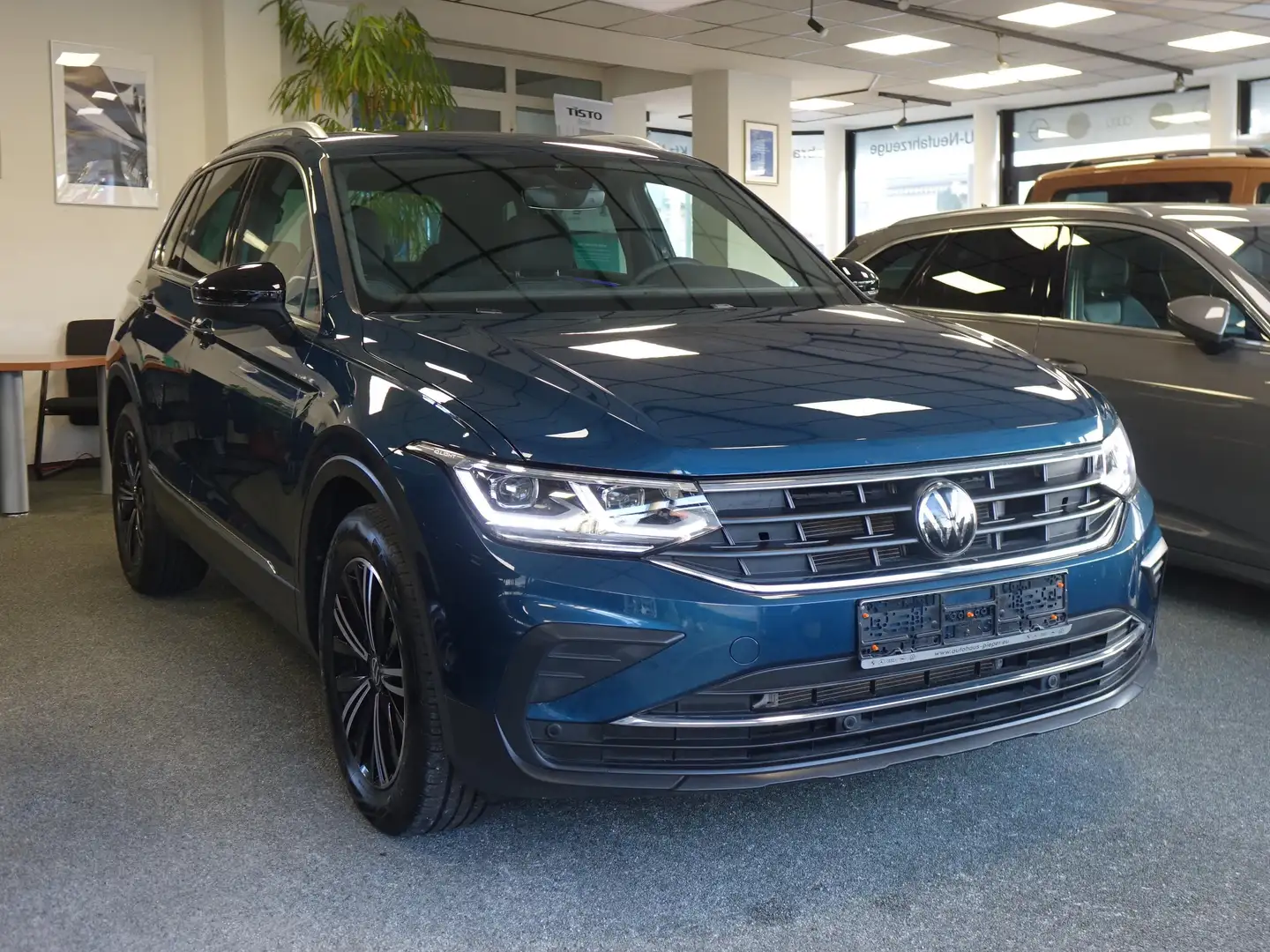 Volkswagen Tiguan Move +Panorama+Sport-Paket+IQDrive+RFK+Matrix LED+ Blau - 1