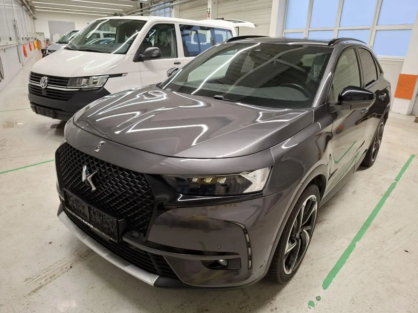 DS Automobiles DS 7 Crossback E-TENSE 300 EAT8 4X4 Lim Edit. LOUVRE *PANO *LEDER Gris - 1